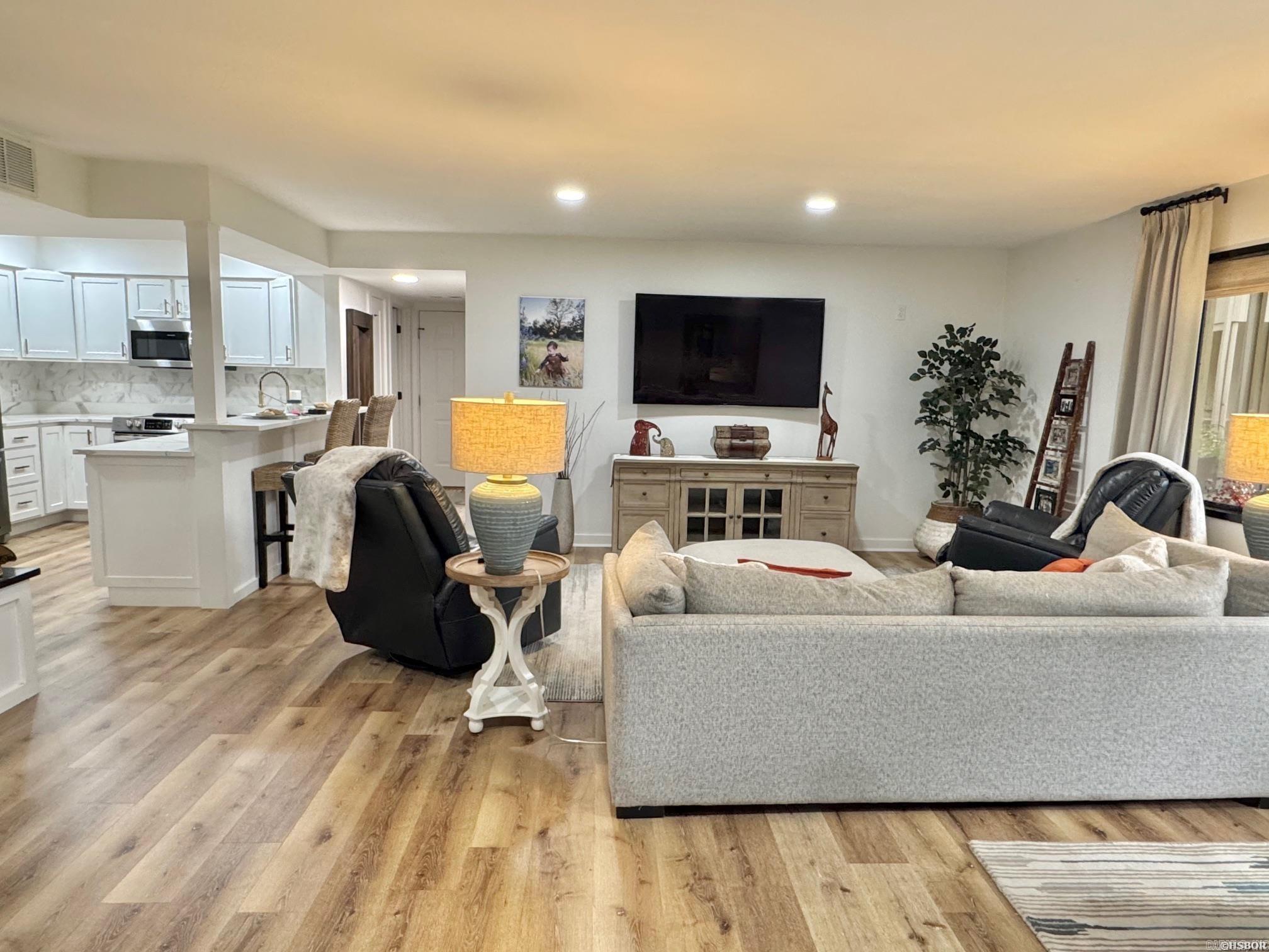 100 Bayou Point Unit: B-1