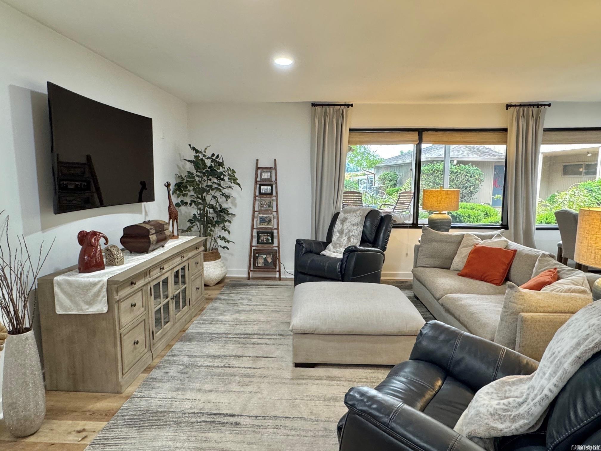 100 Bayou Point Unit: B-1