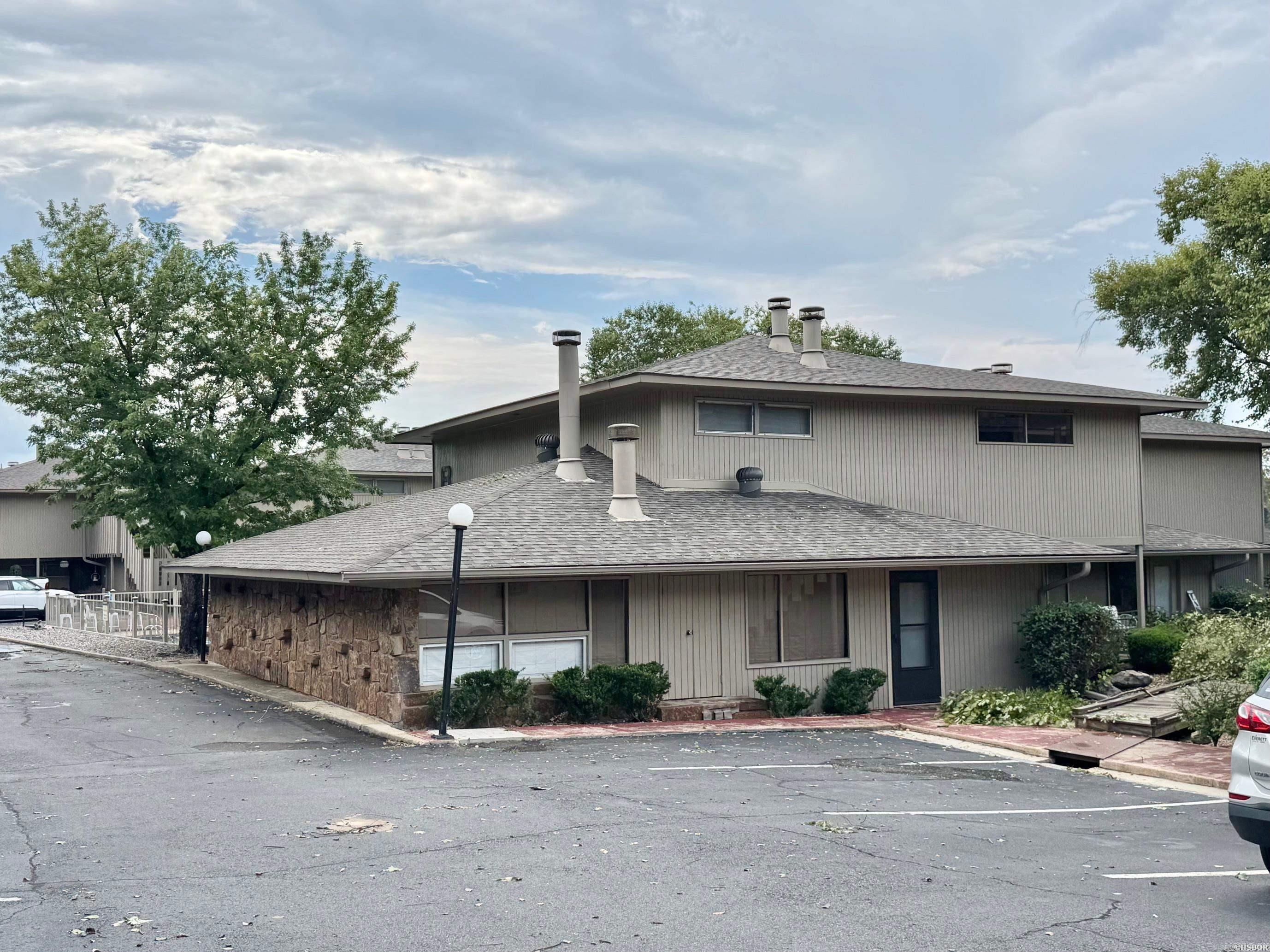 100 Bayou Point Unit: B-1