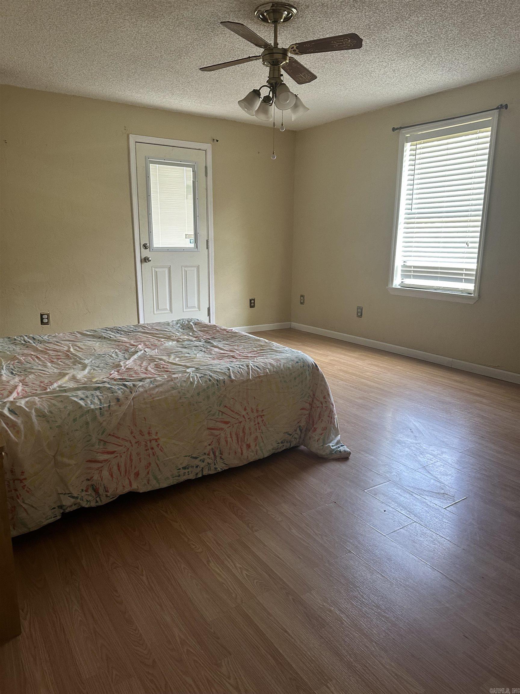 5901 Kelly Road