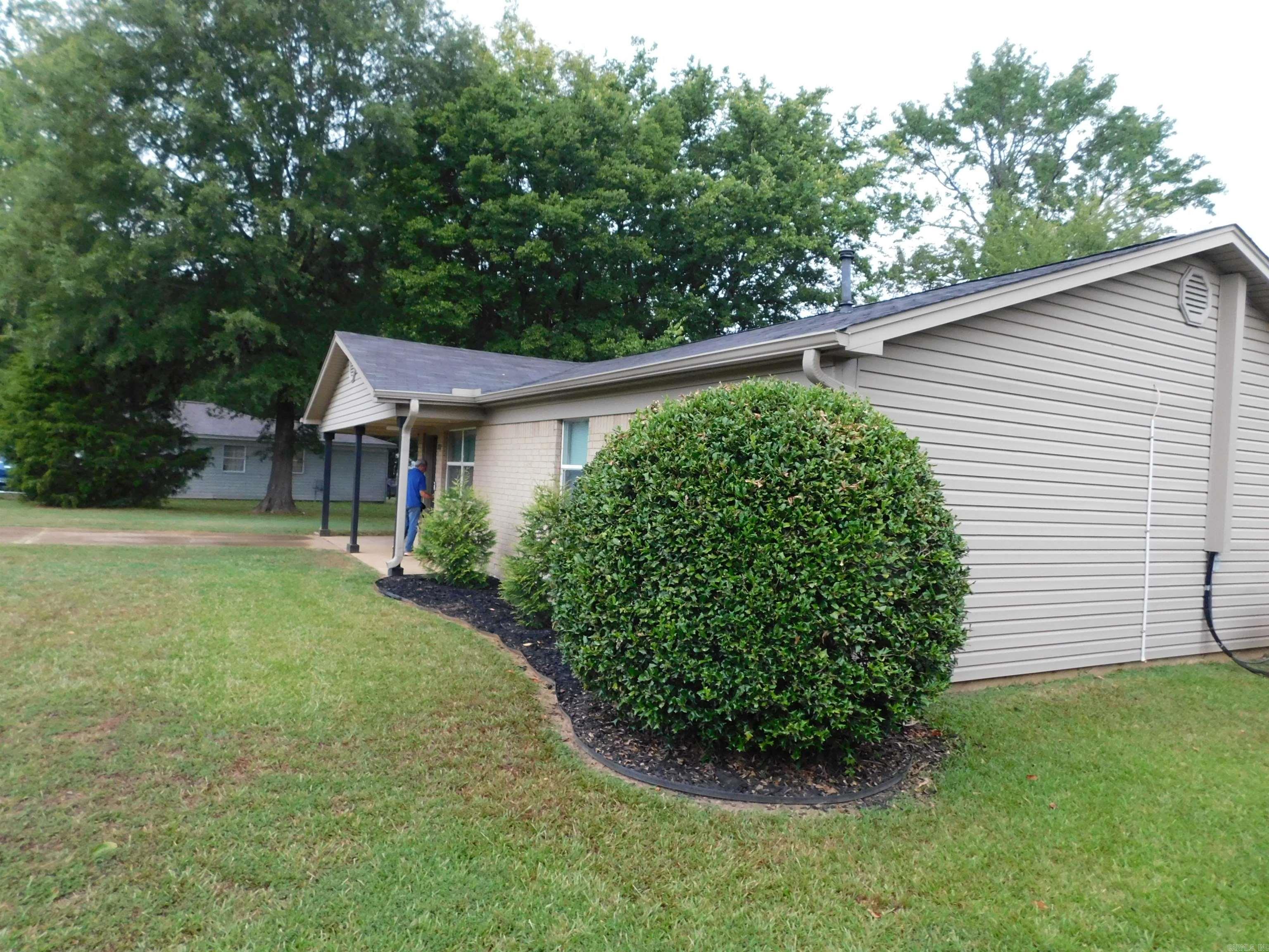 2702 Indian Hills Road