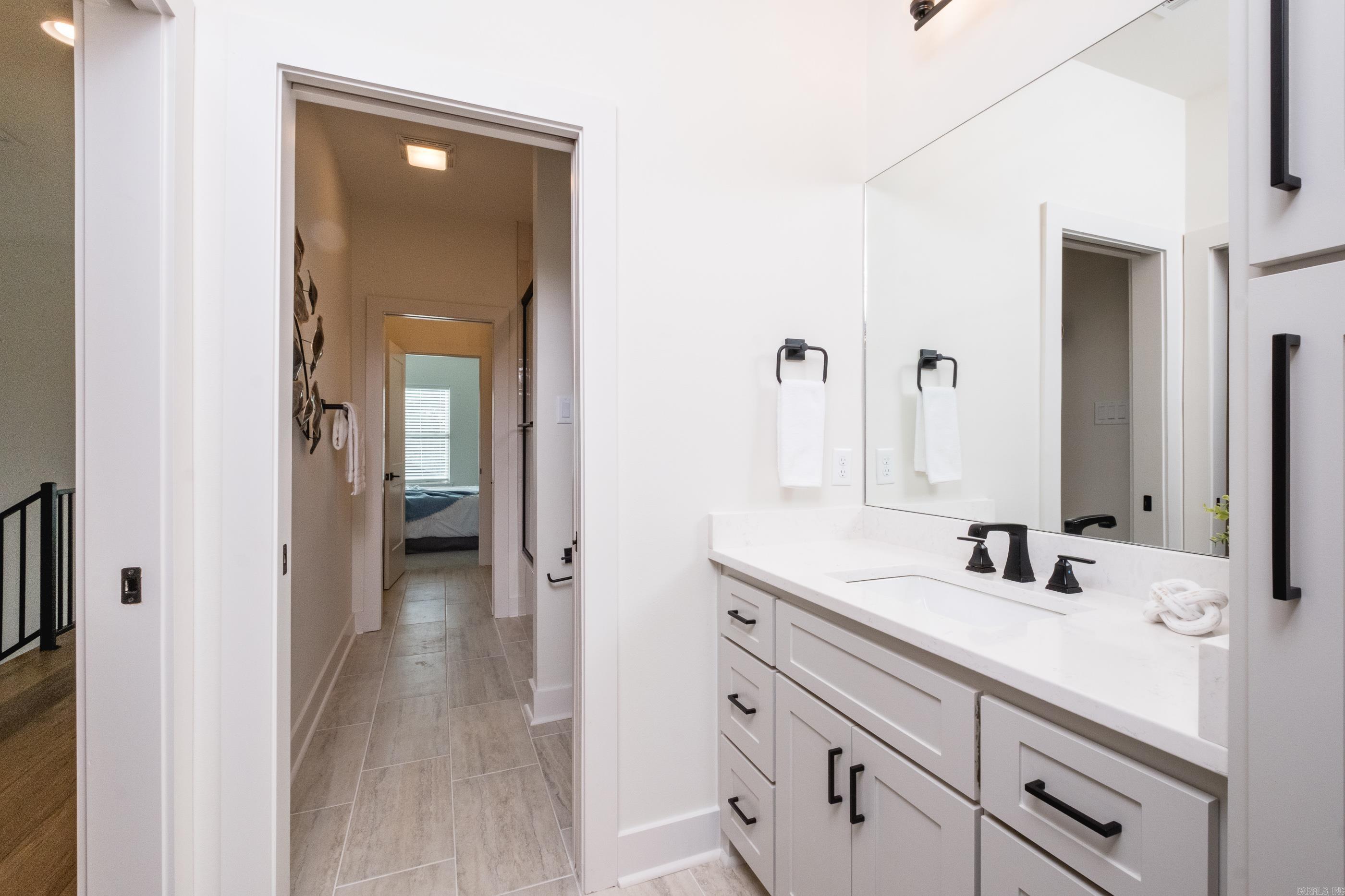 35 Belles Fleurs Circle