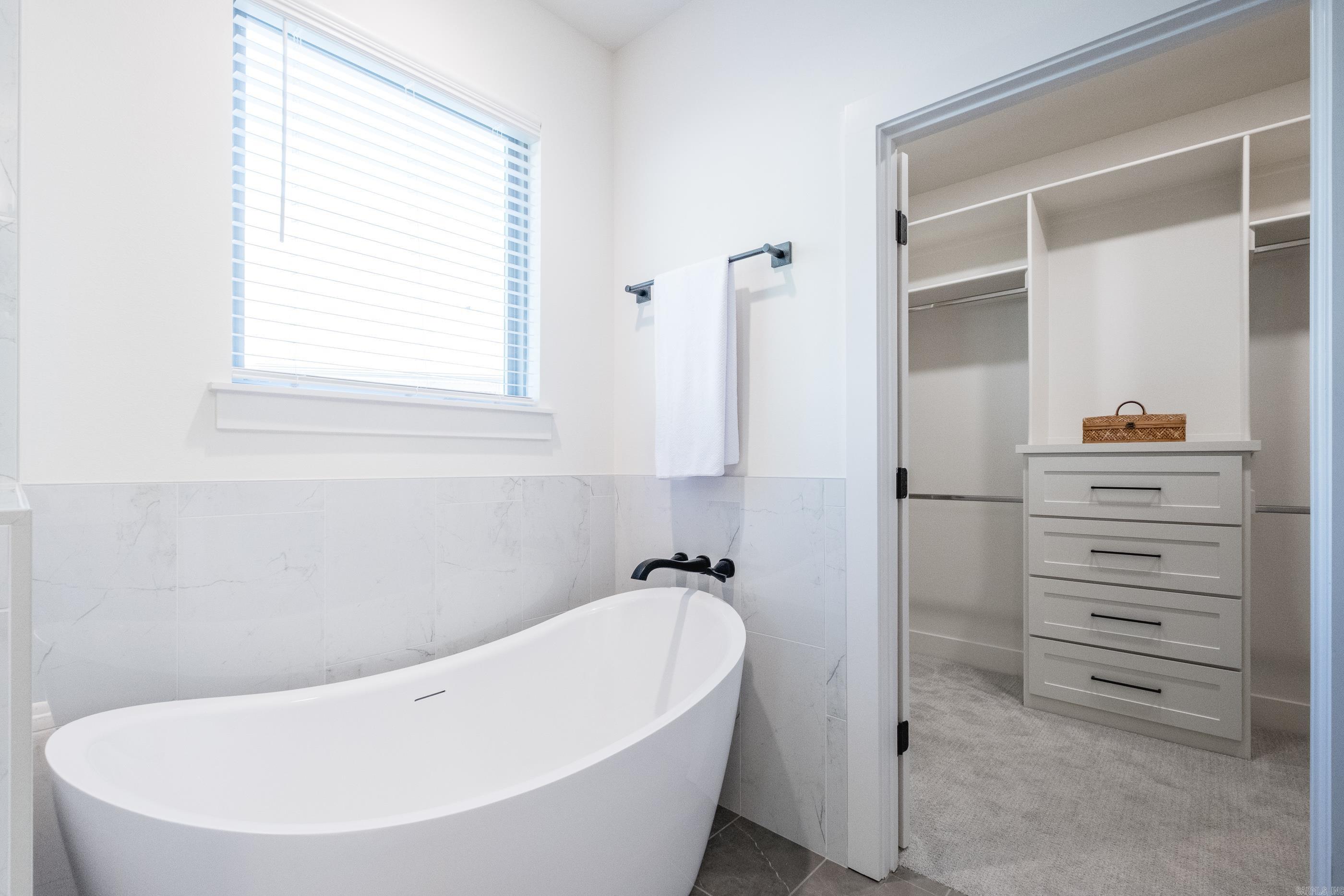 35 Belles Fleurs Circle