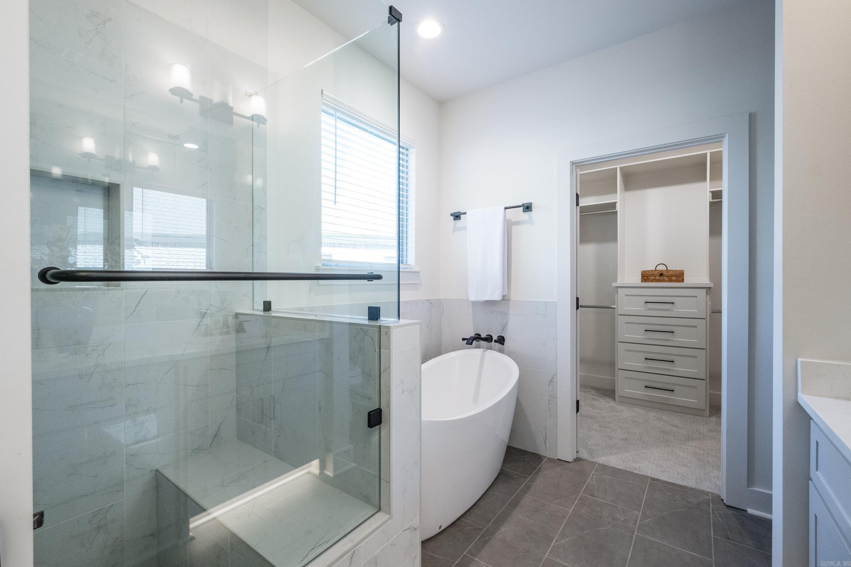 35 Belles Fleurs Circle