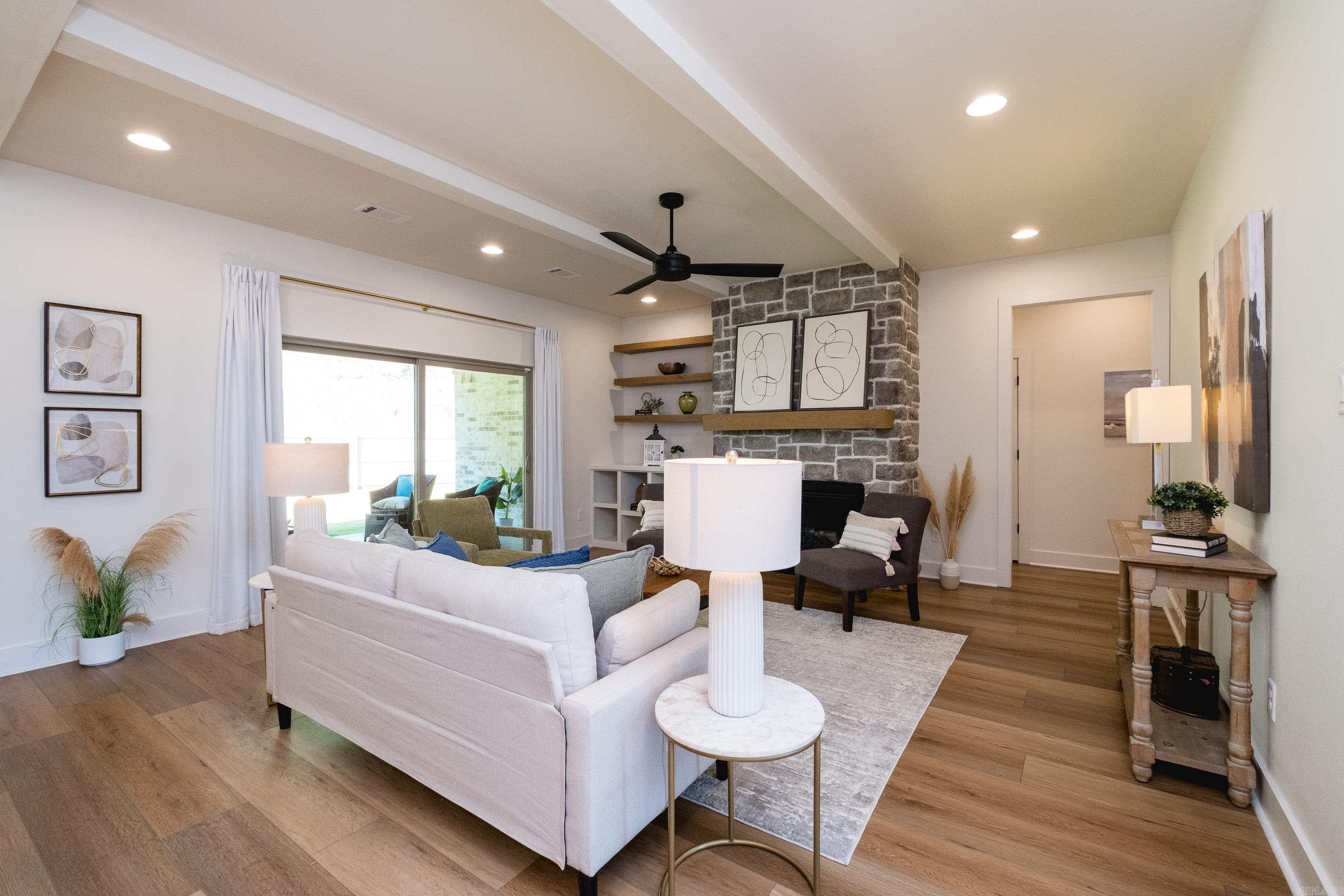 35 Belles Fleurs Circle