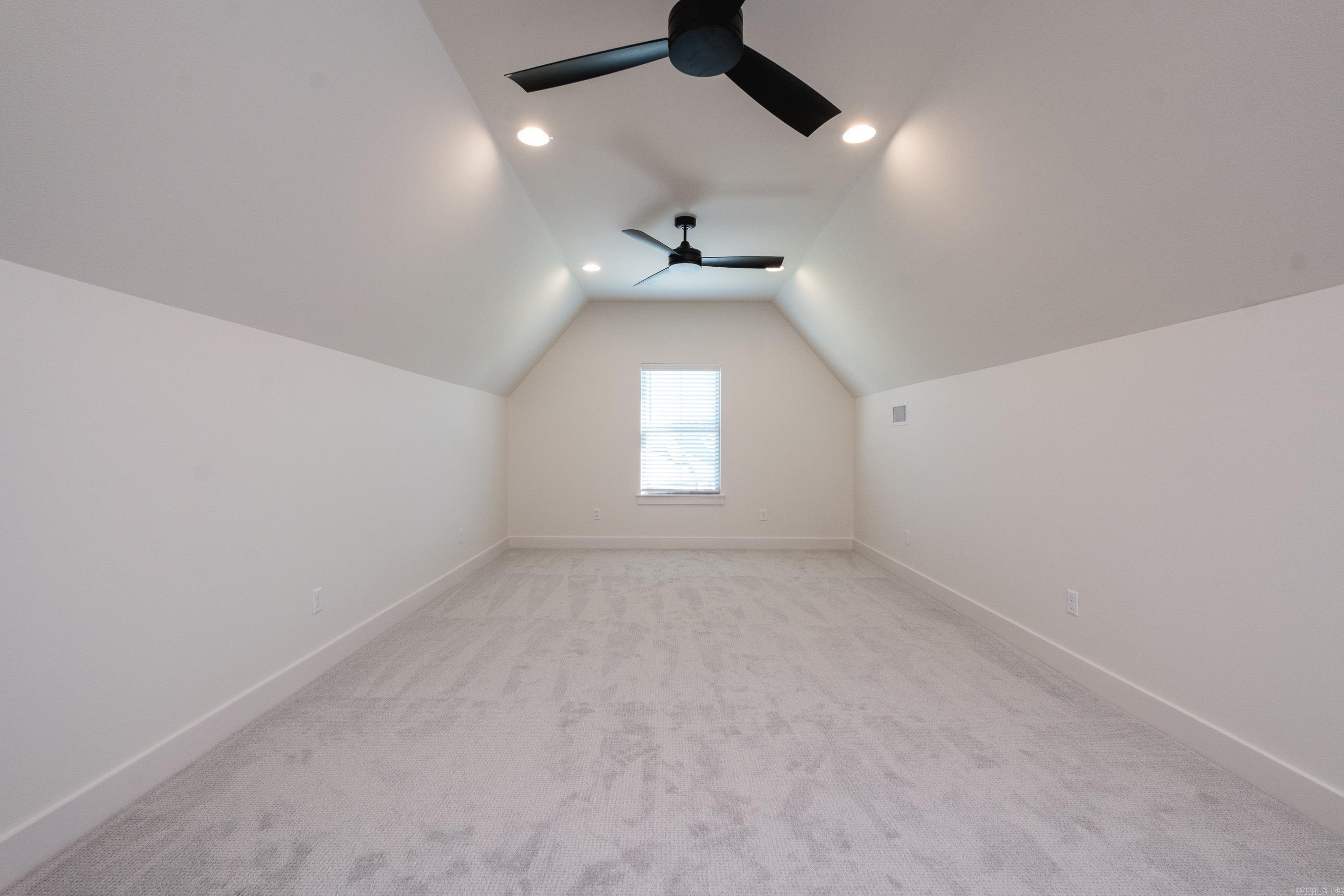 35 Belles Fleurs Circle