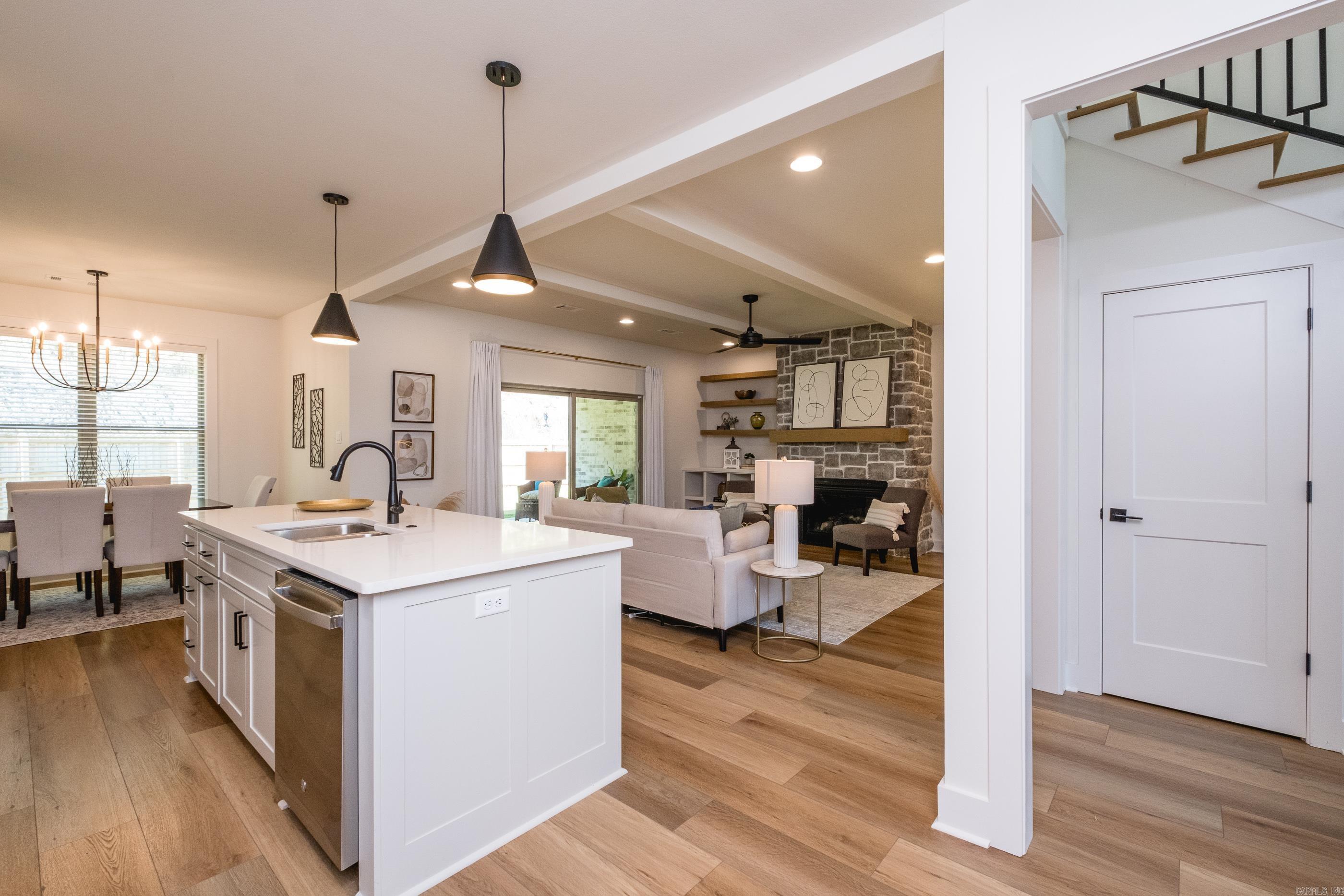 35 Belles Fleurs Circle