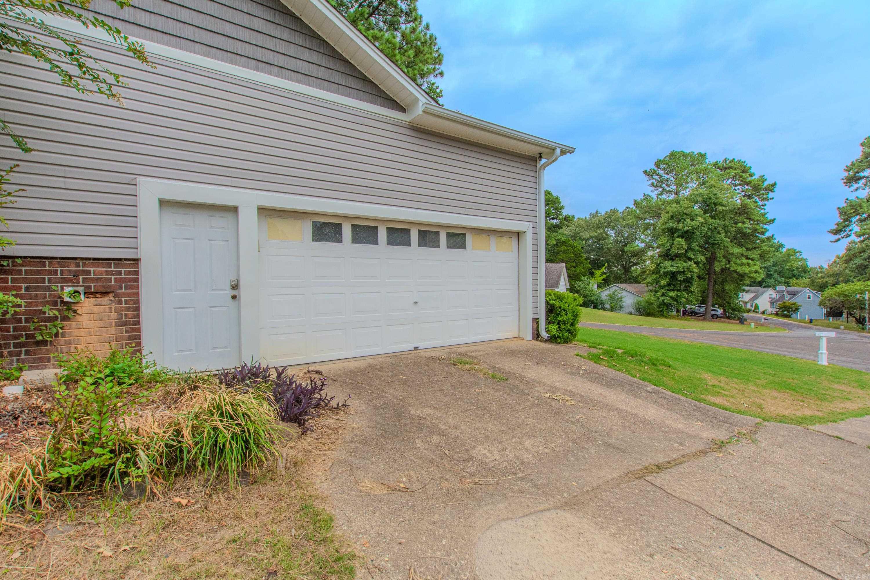 16 Hickory Ridge Drive
