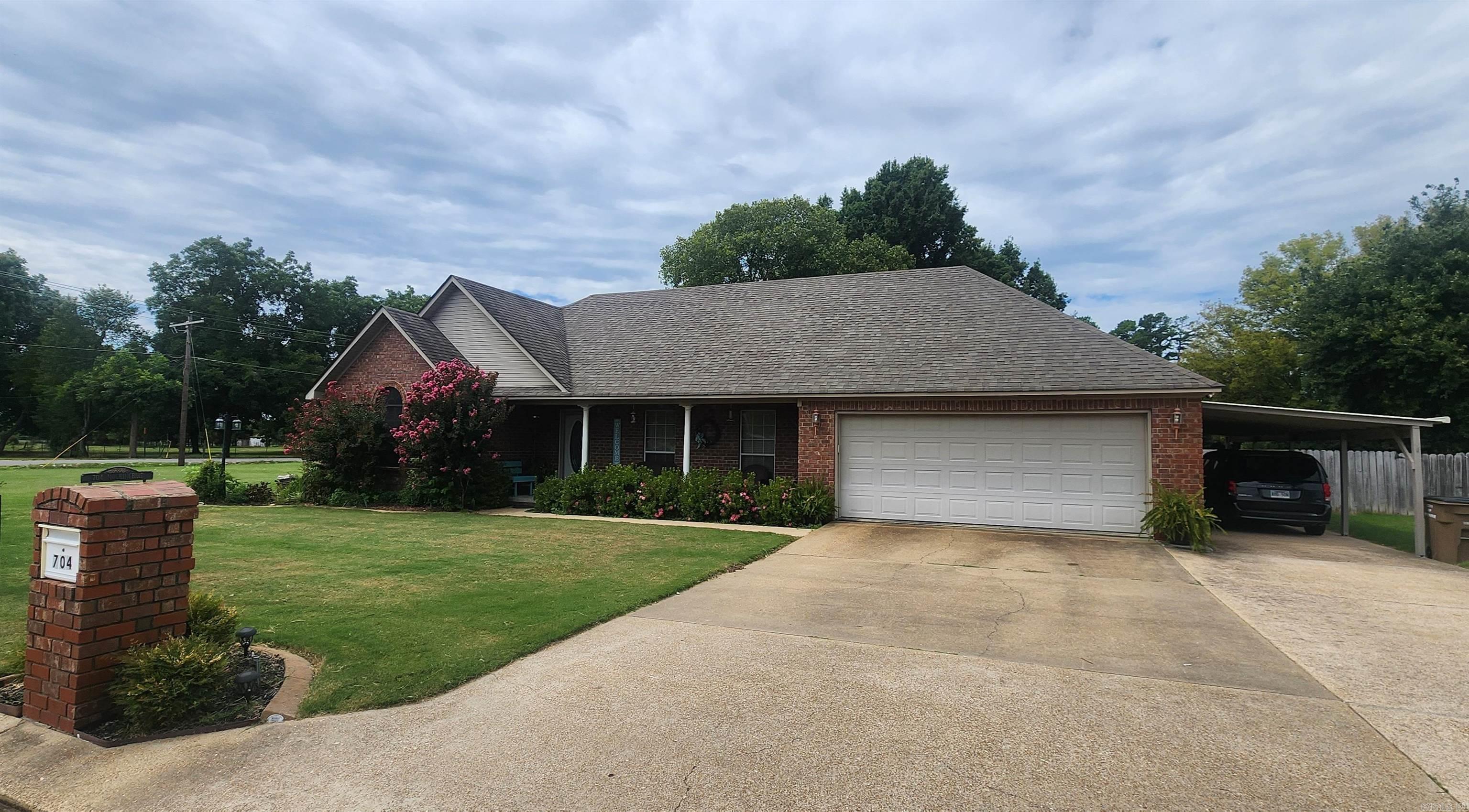 704 Mockingbird Ln Lane