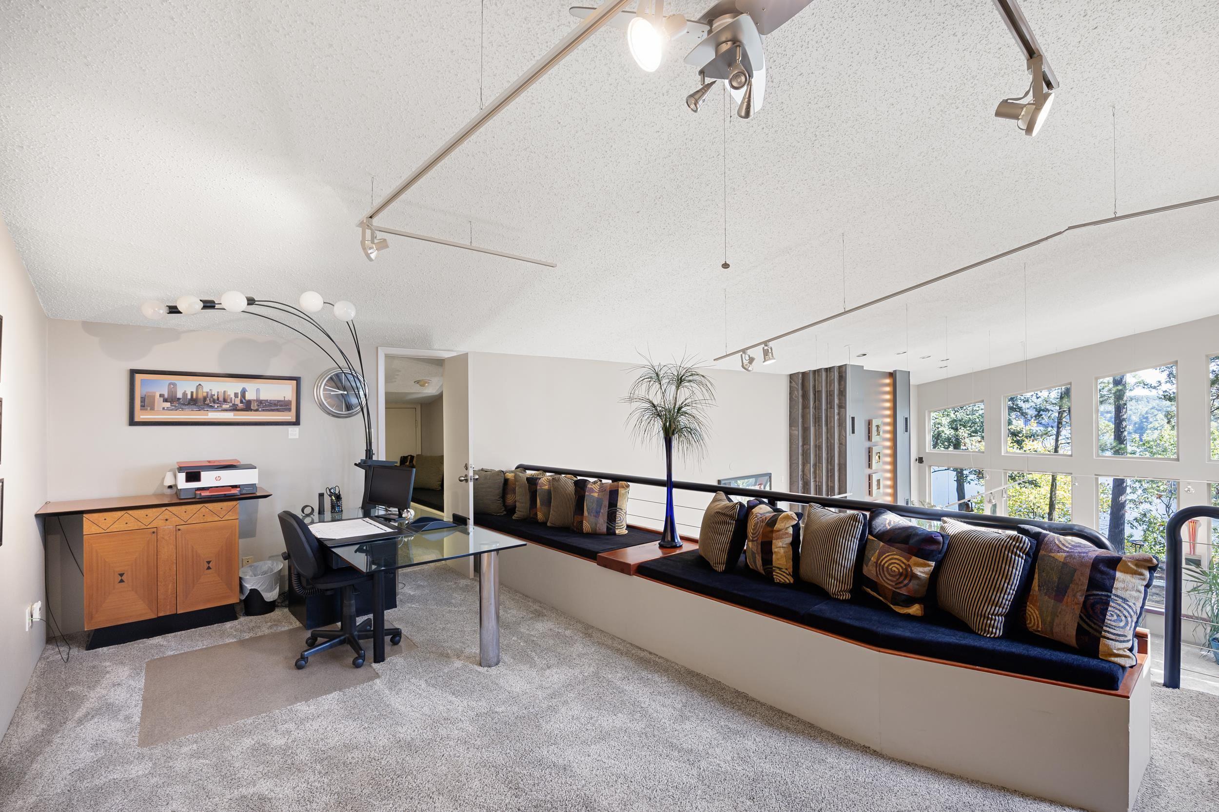 695 Private Road 1715