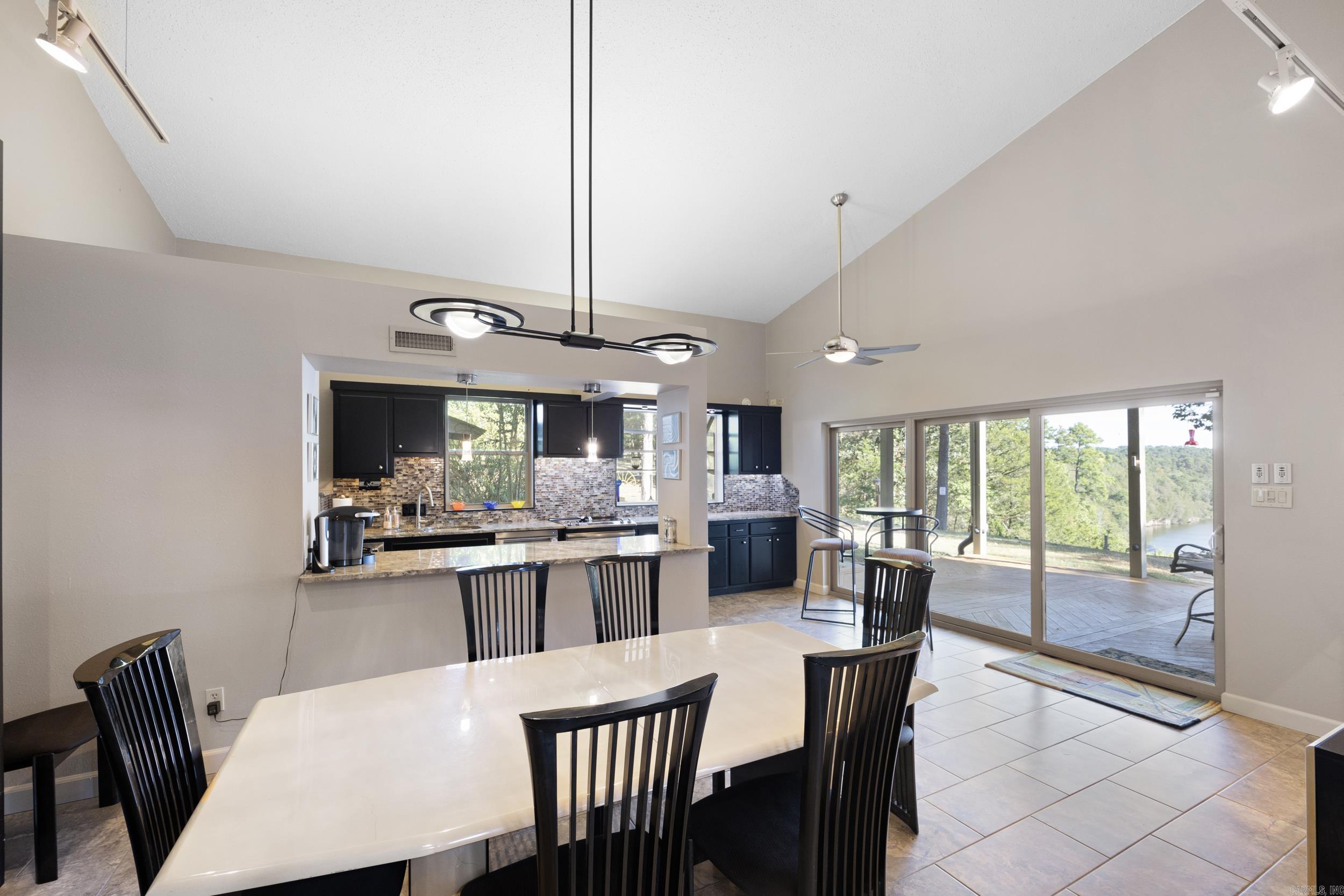 695 Private Road 1715