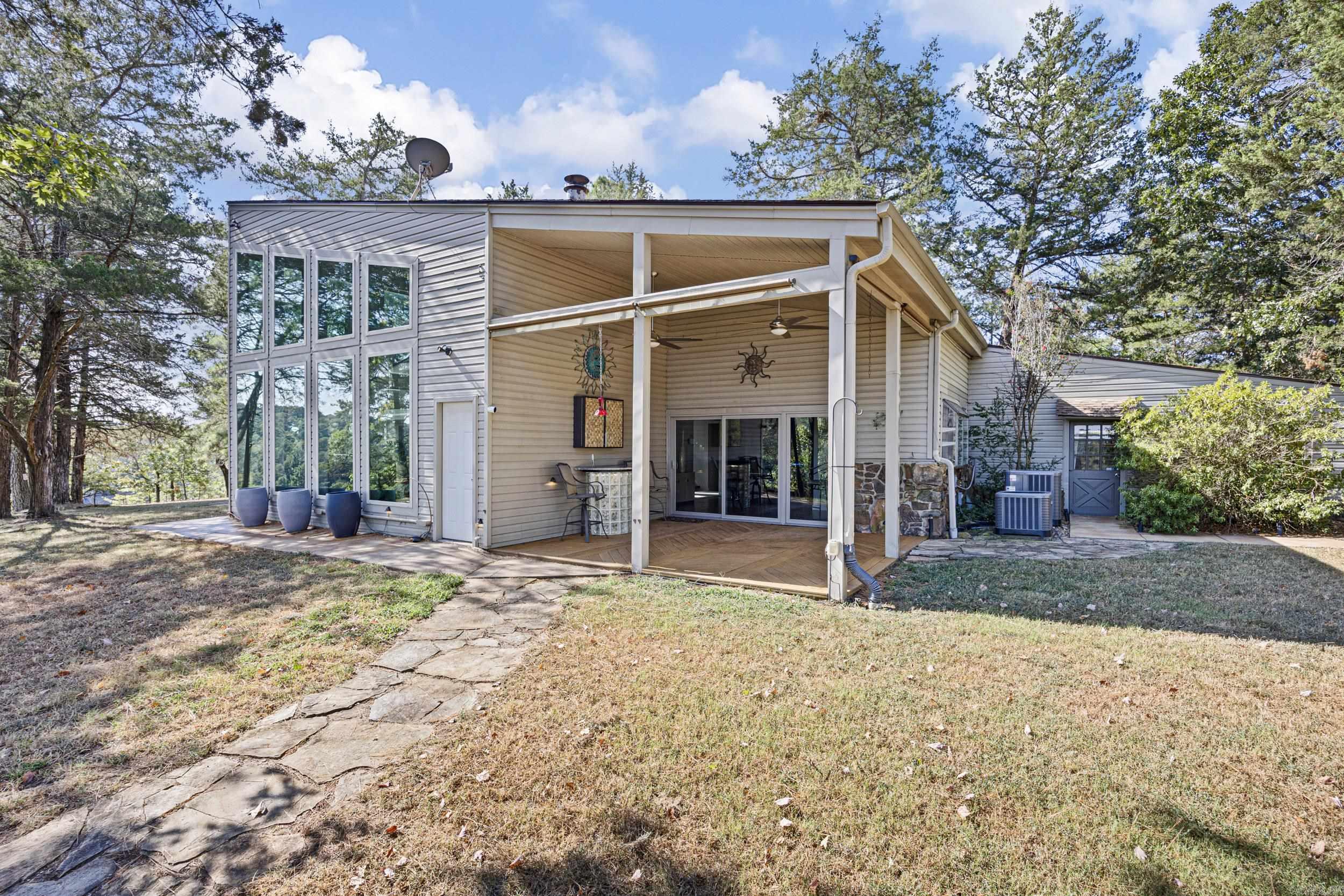 695 Private Road 1715