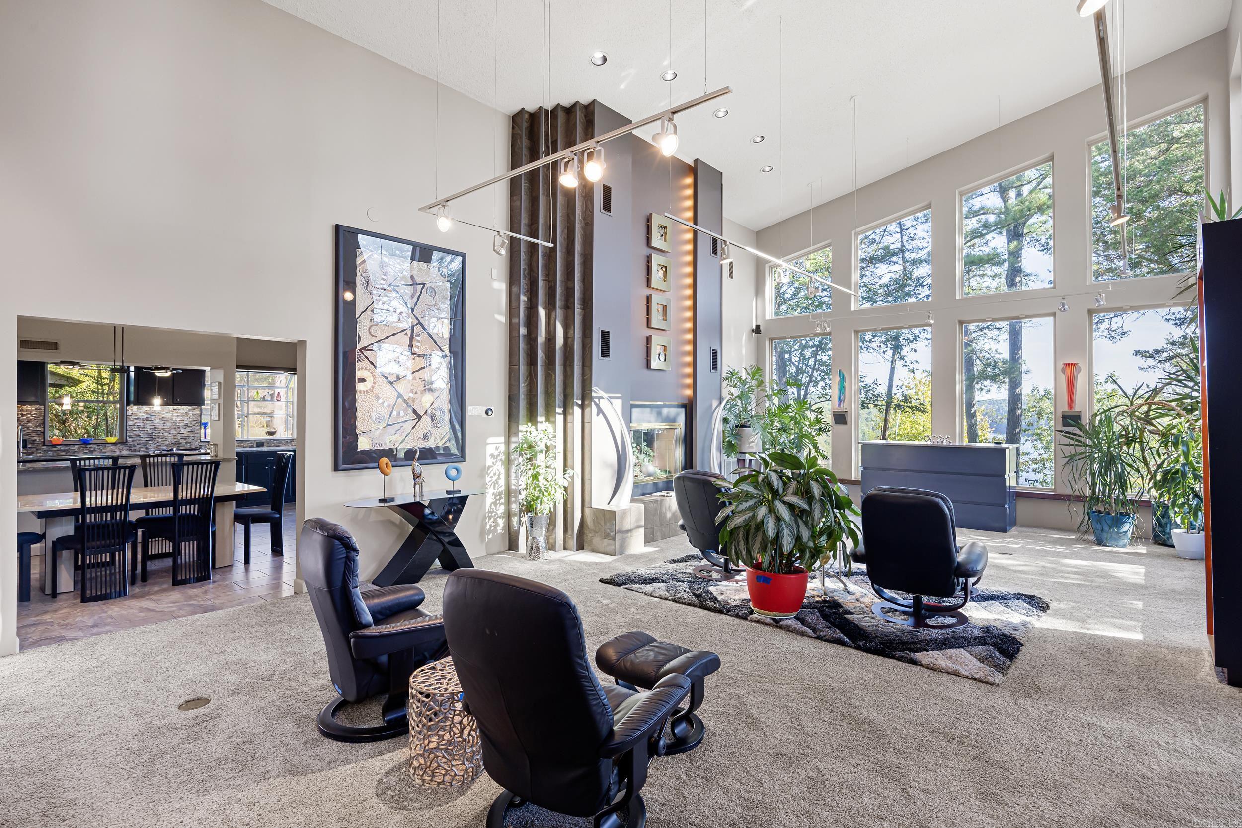 695 Private Road 1715