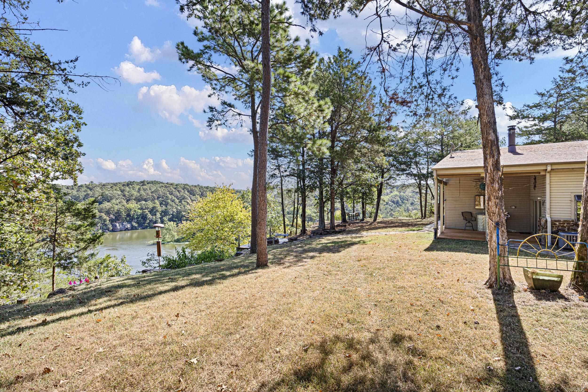695 Private Road 1715