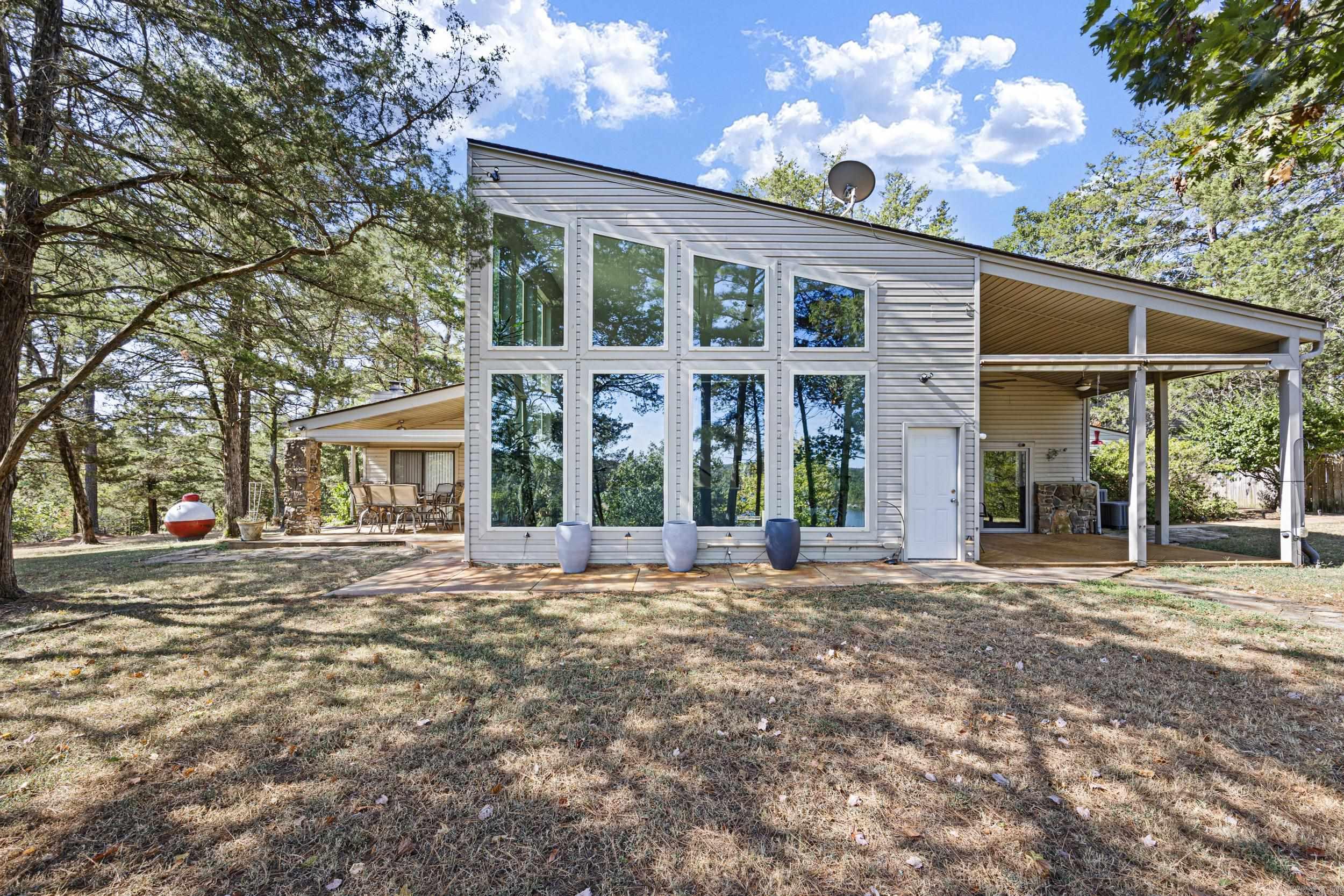 695 Private Road 1715
