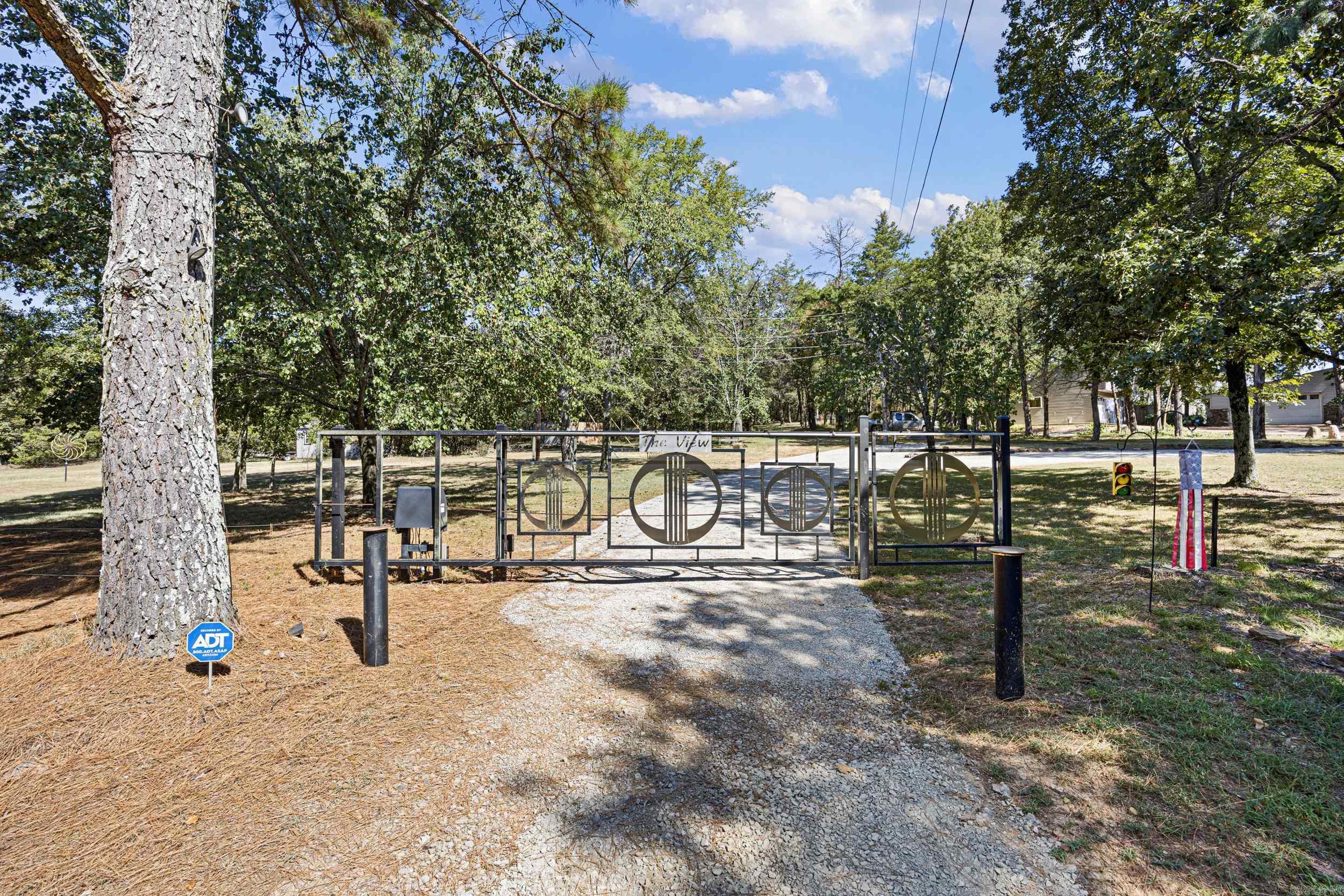 695 Private Road 1715