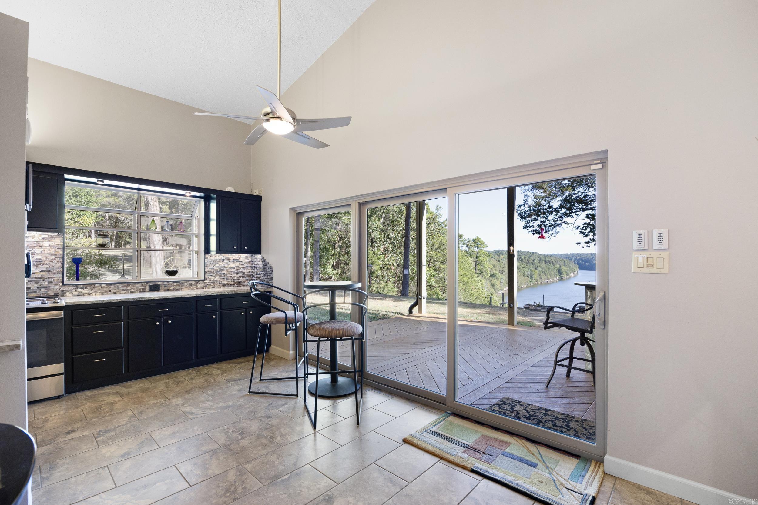 695 Private Road 1715