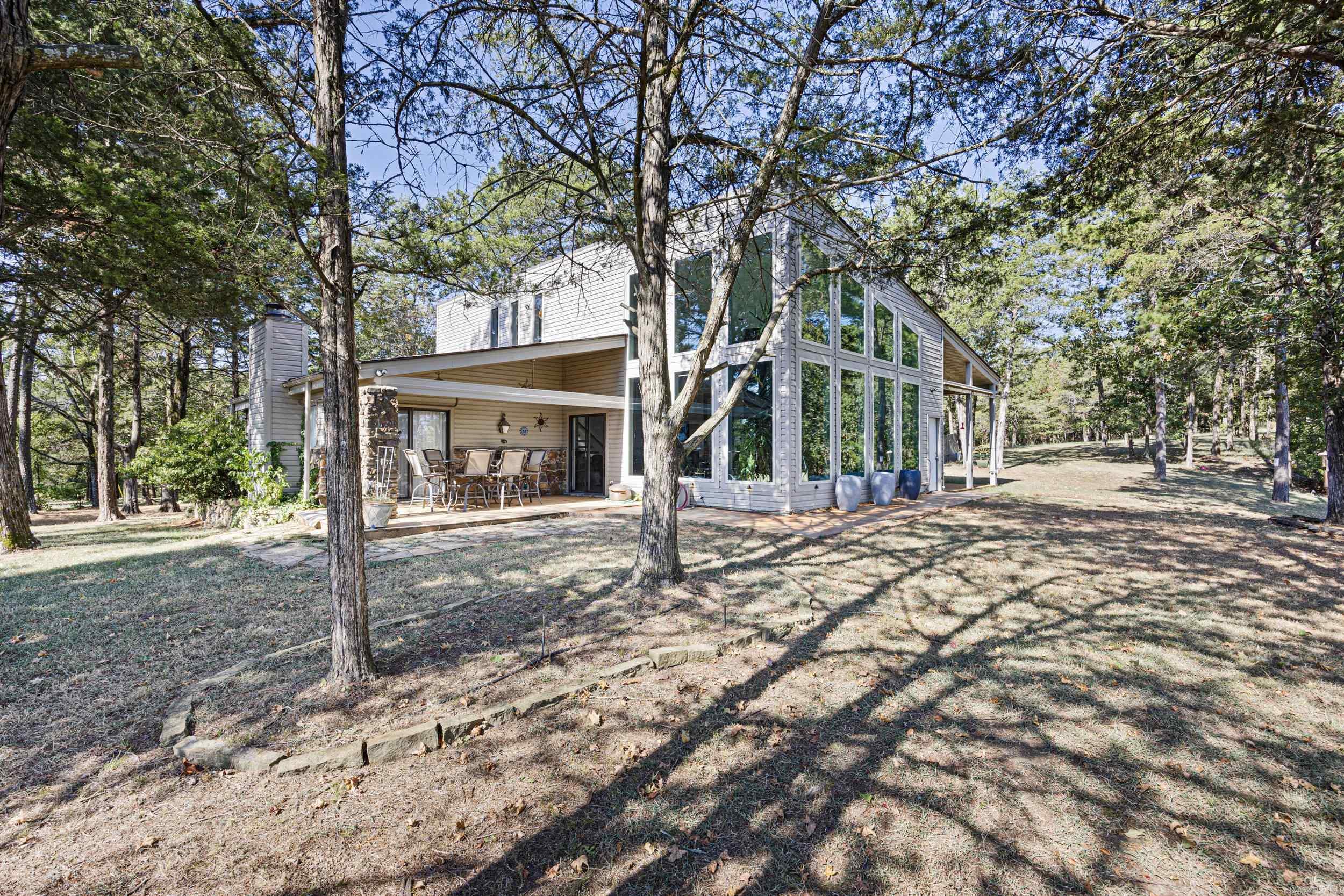 695 Private Road 1715