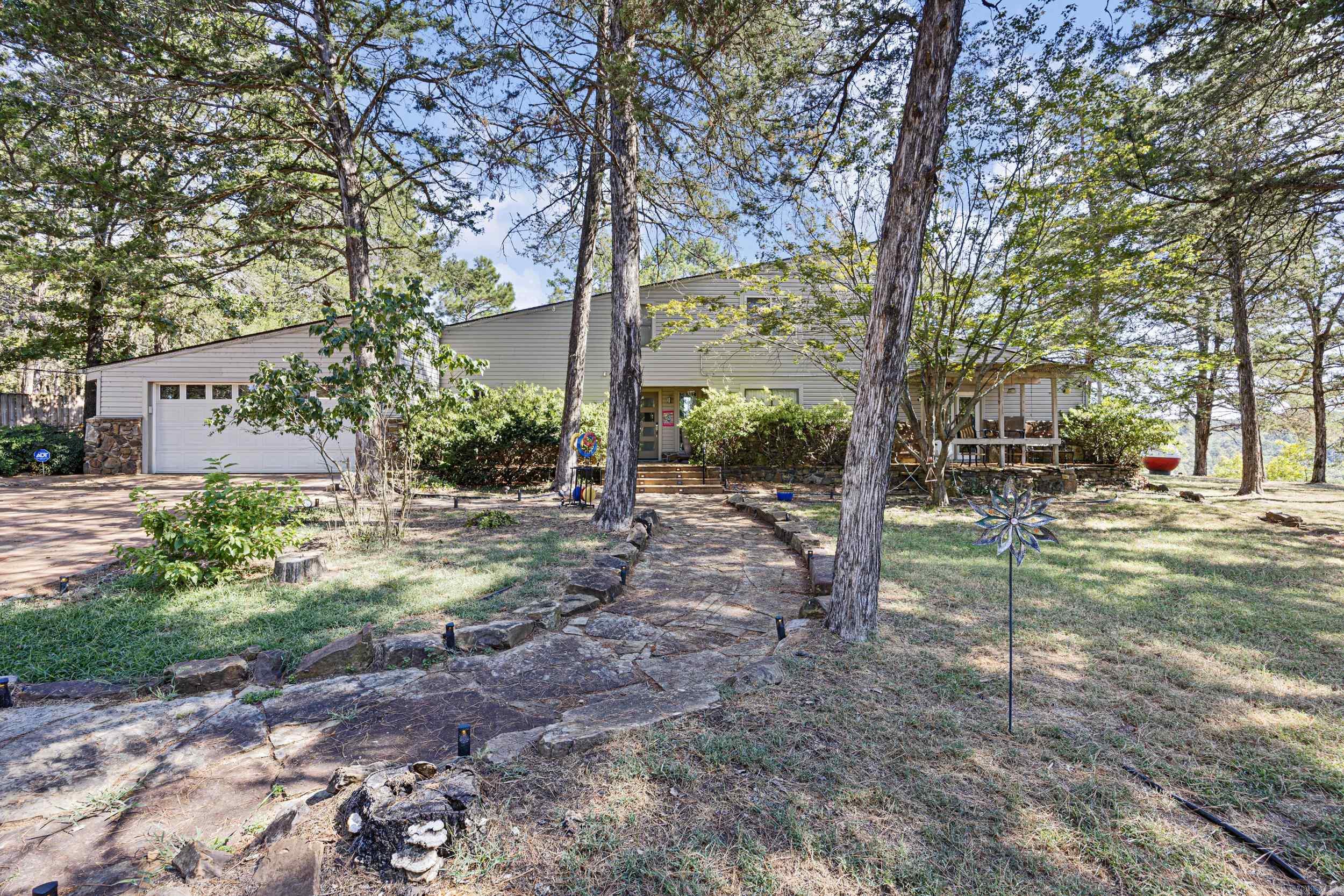 695 Private Road 1715