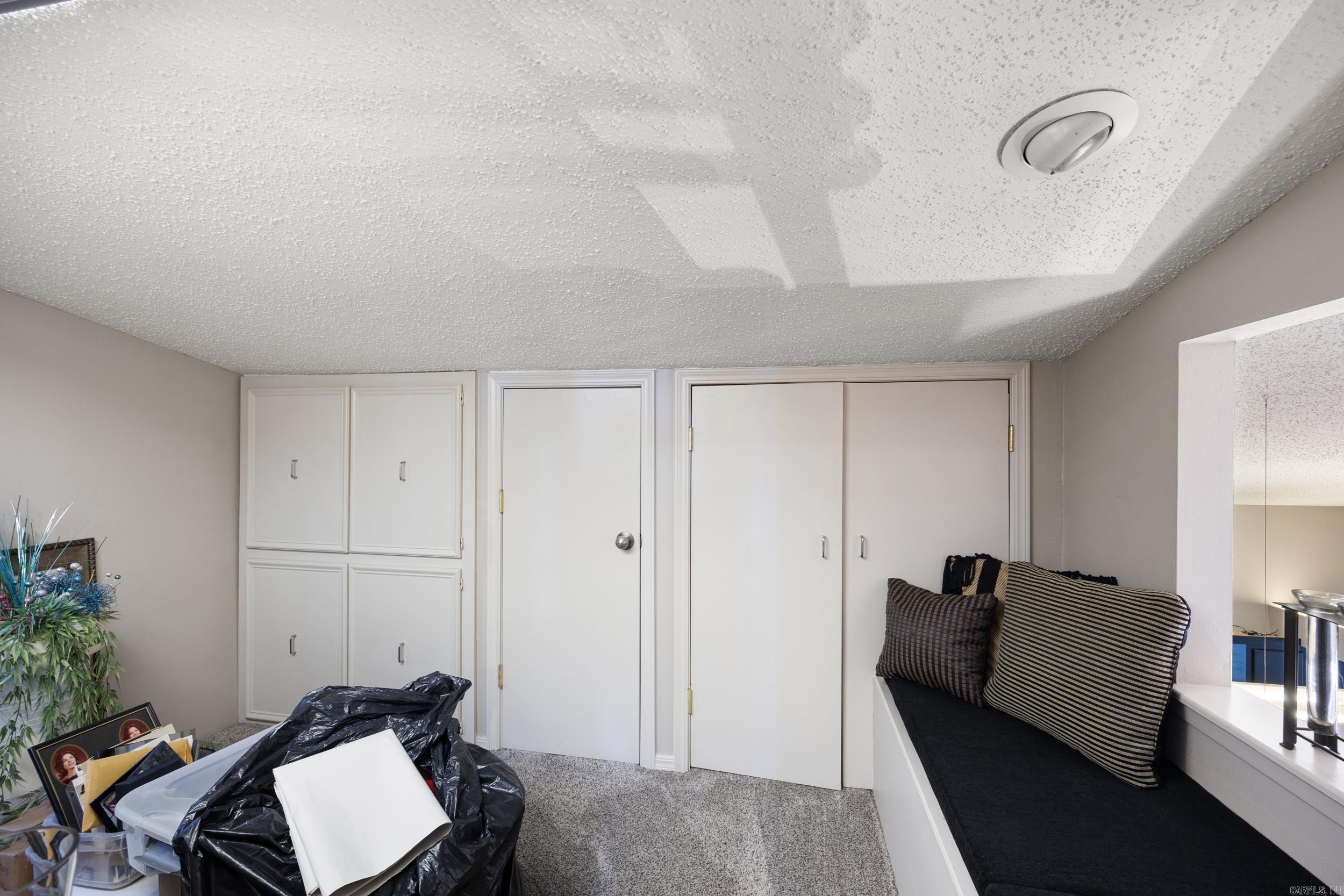 695 Private Road 1715