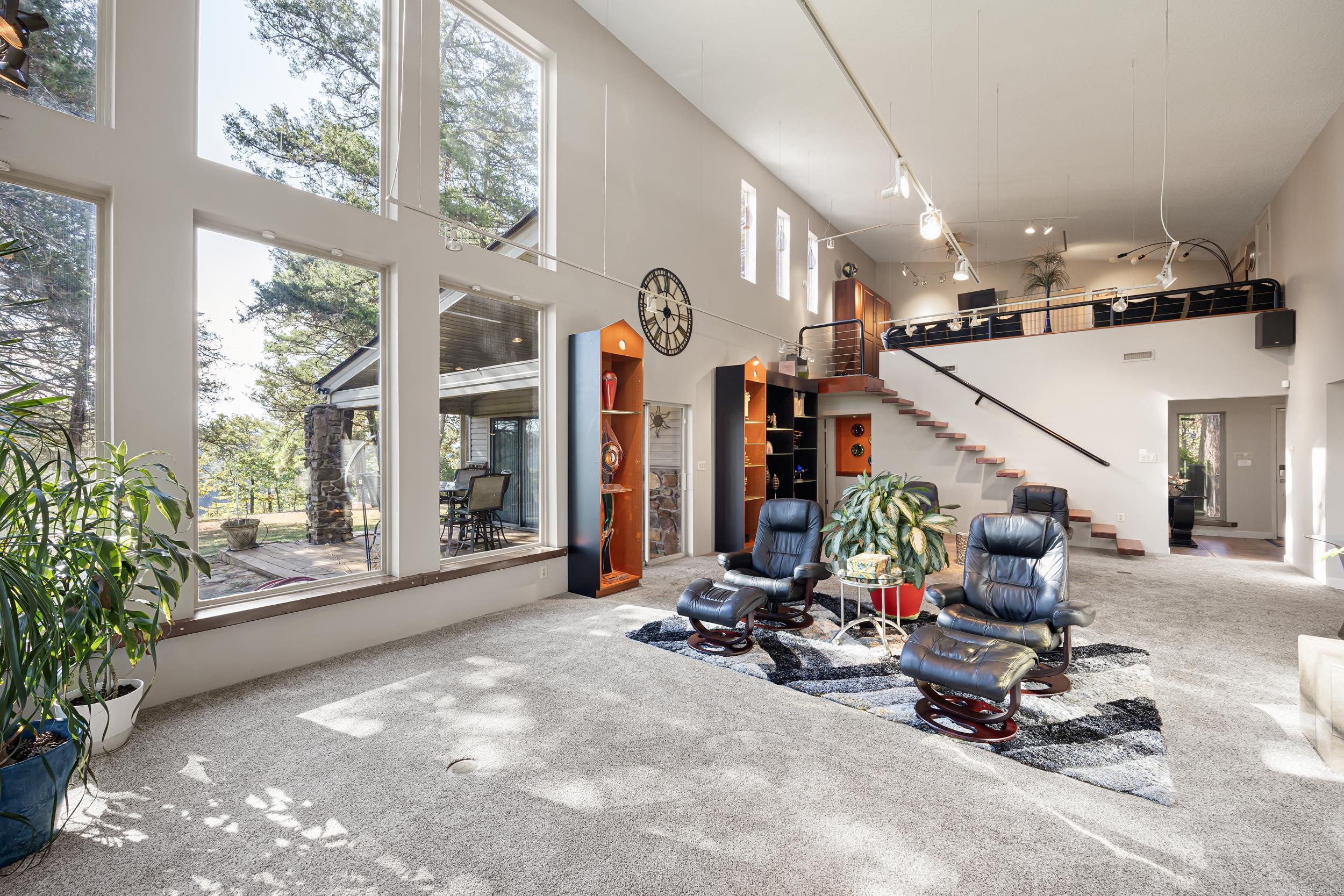 695 Private Road 1715
