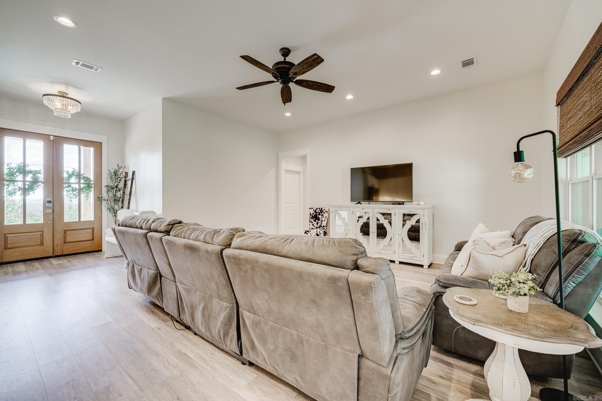 220 E Grandview Heights Drive