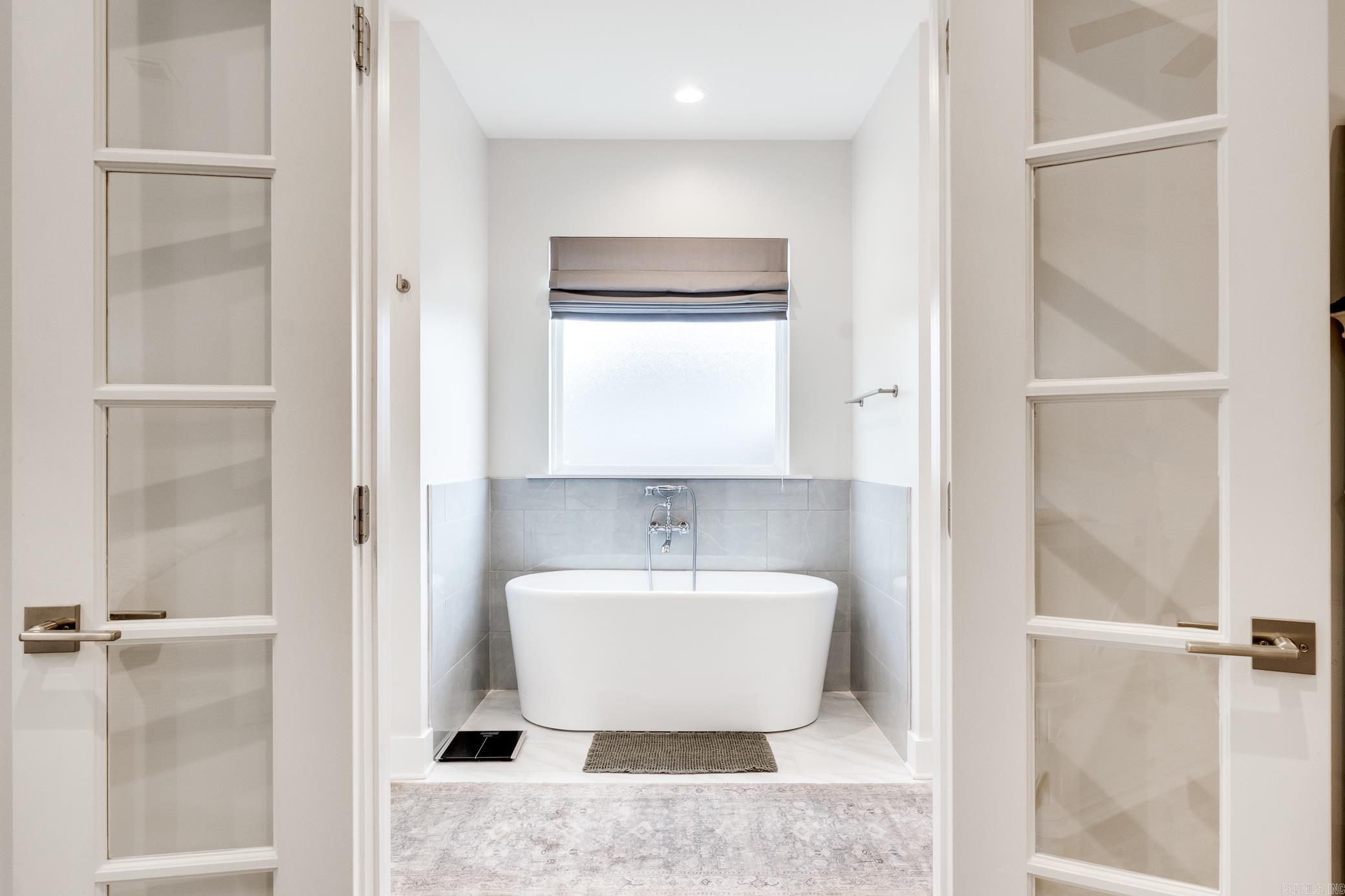 220 E Grandview Heights Drive