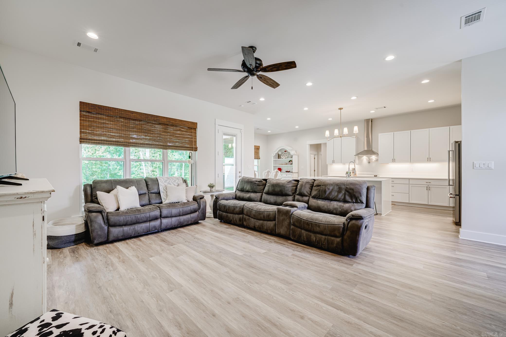 220 E Grandview Heights Drive