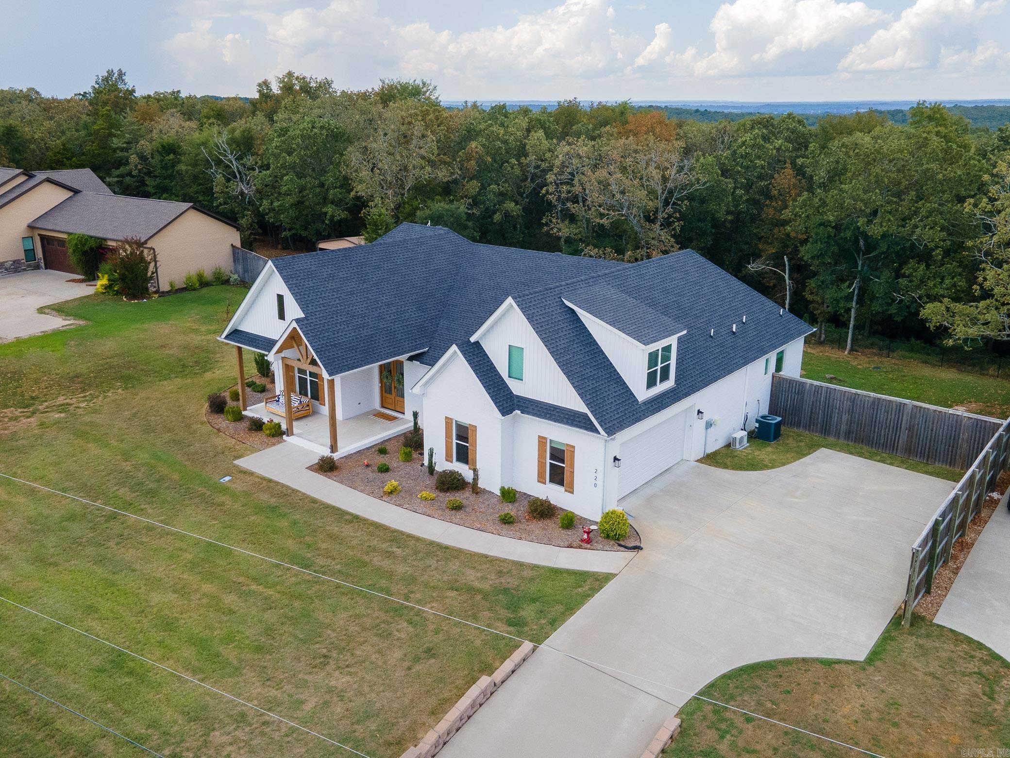 220 E Grandview Heights Drive