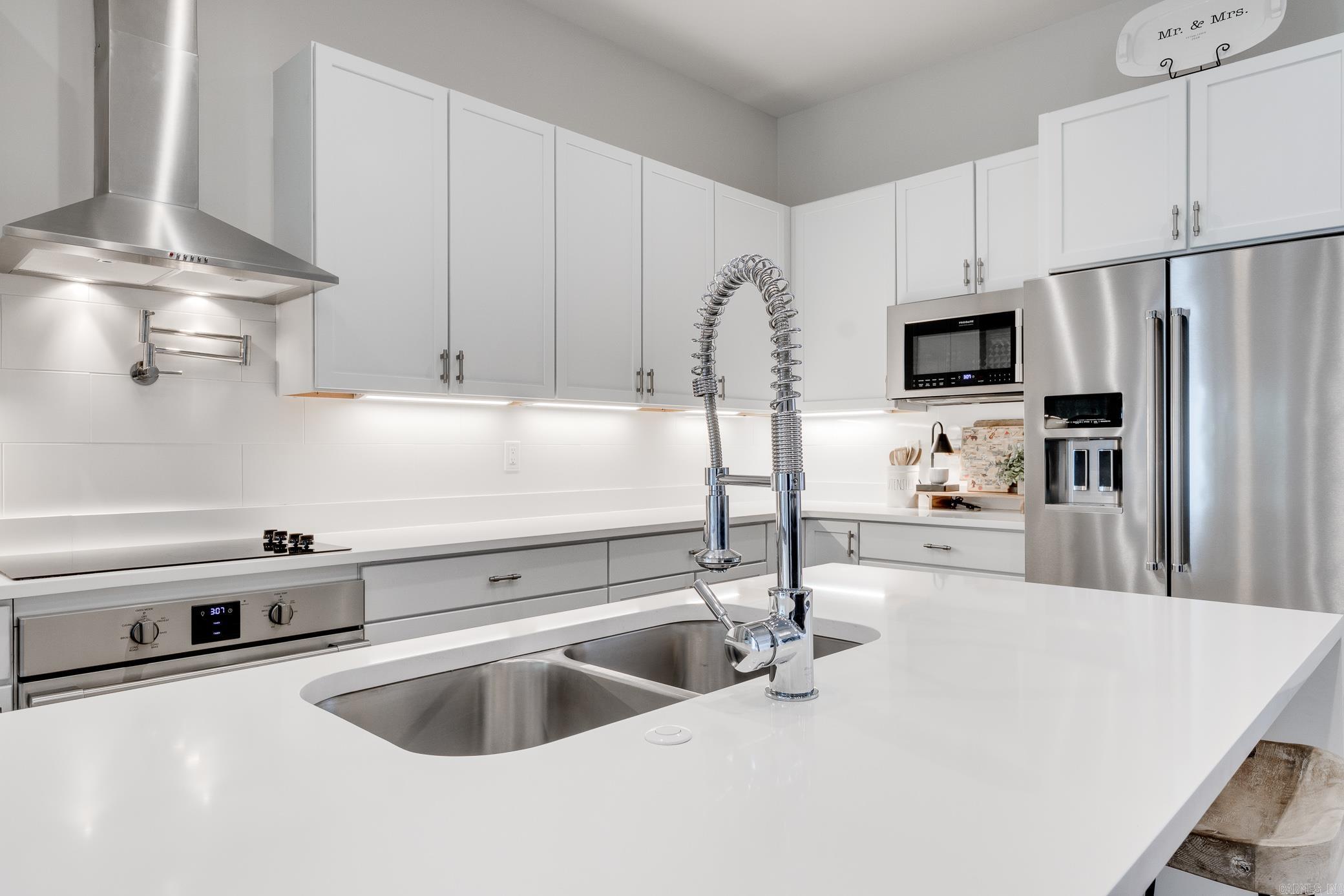 220 E Grandview Heights Drive