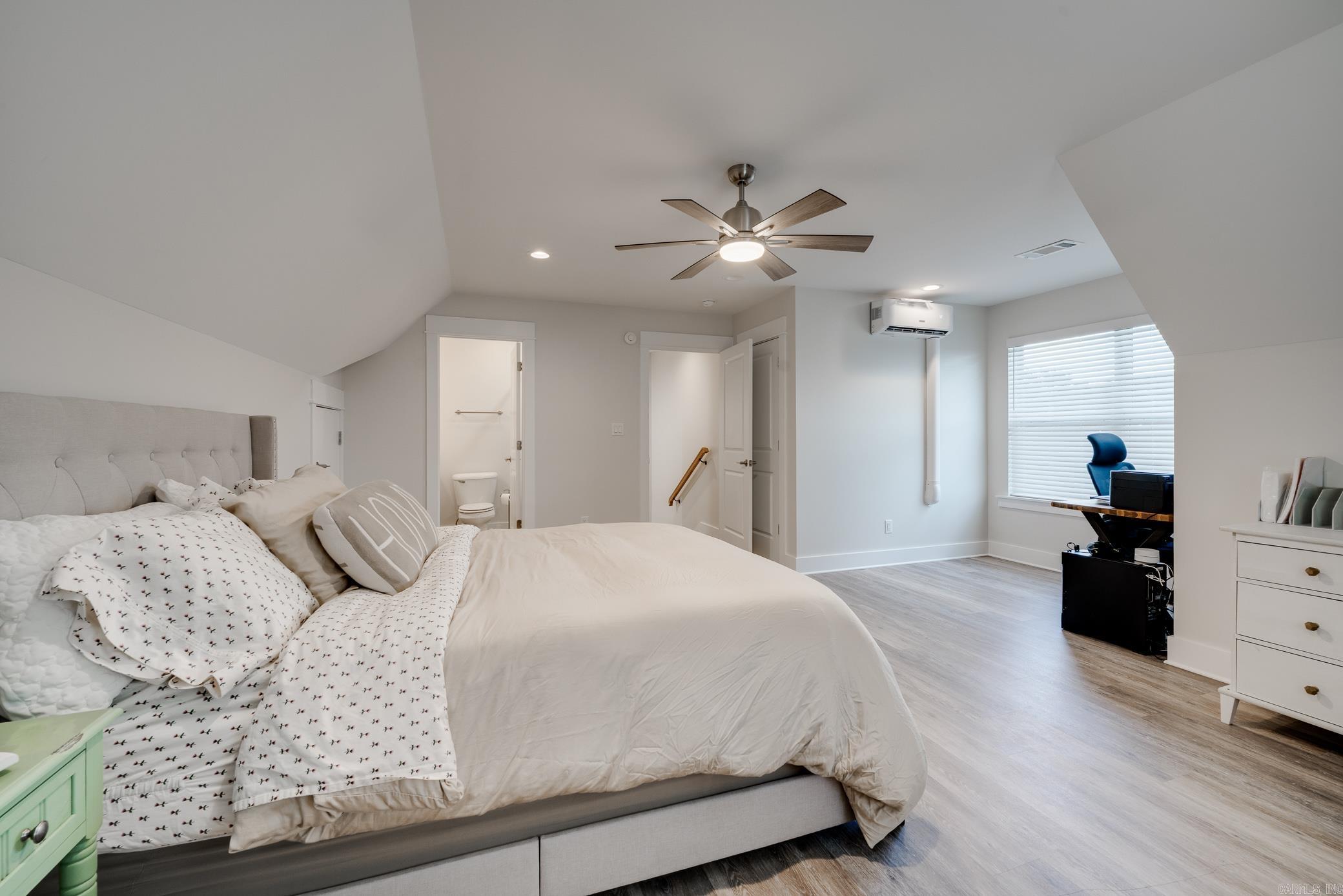 220 E Grandview Heights Drive