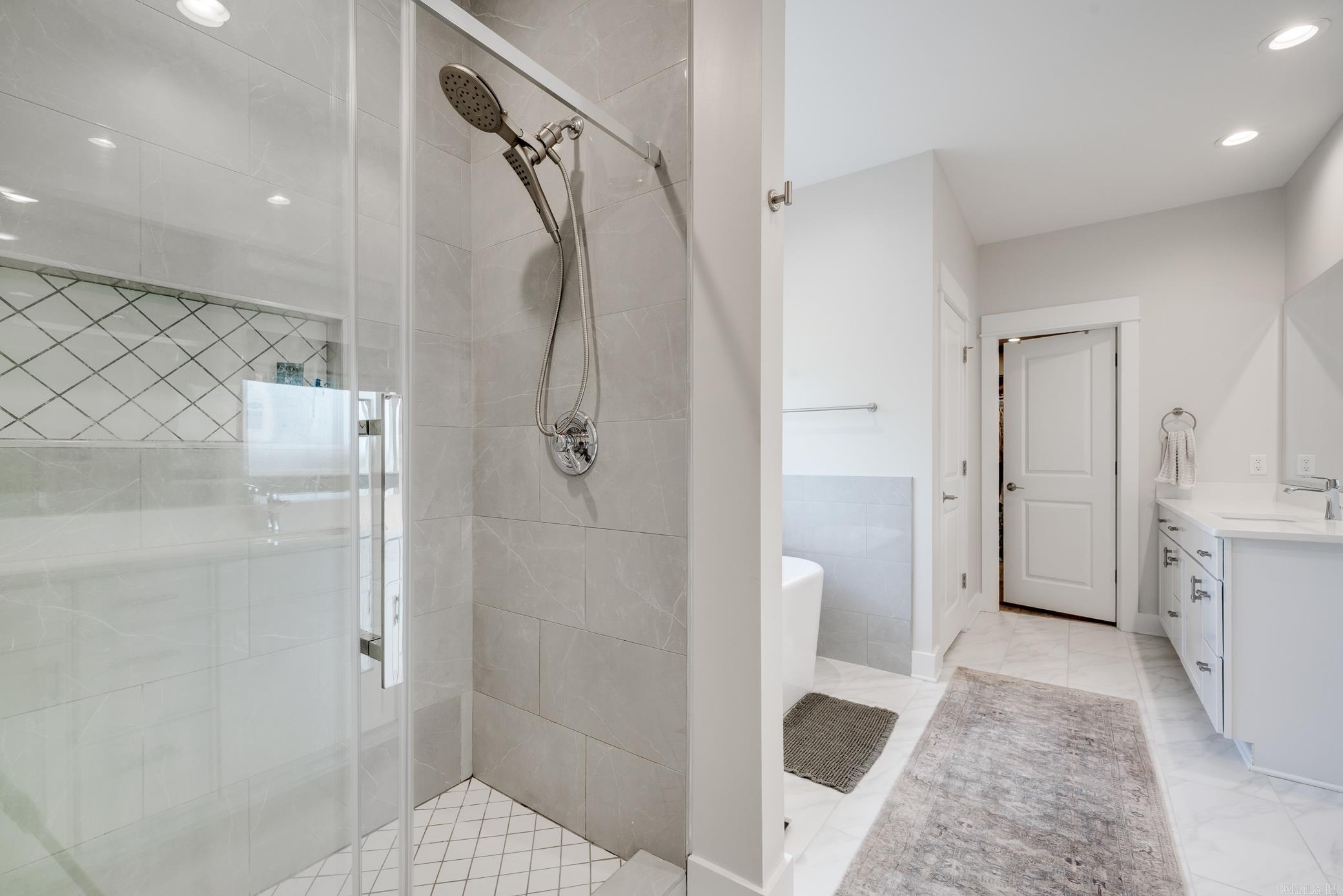 220 E Grandview Heights Drive