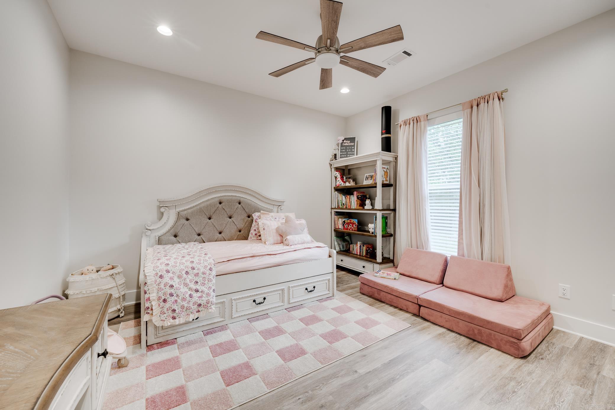 220 E Grandview Heights Drive