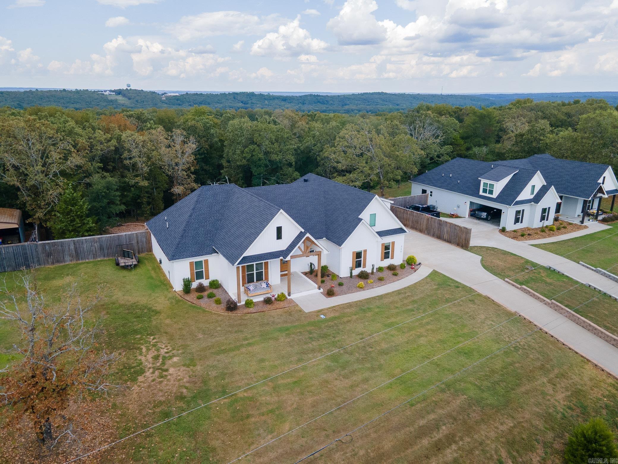 220 E Grandview Heights Drive