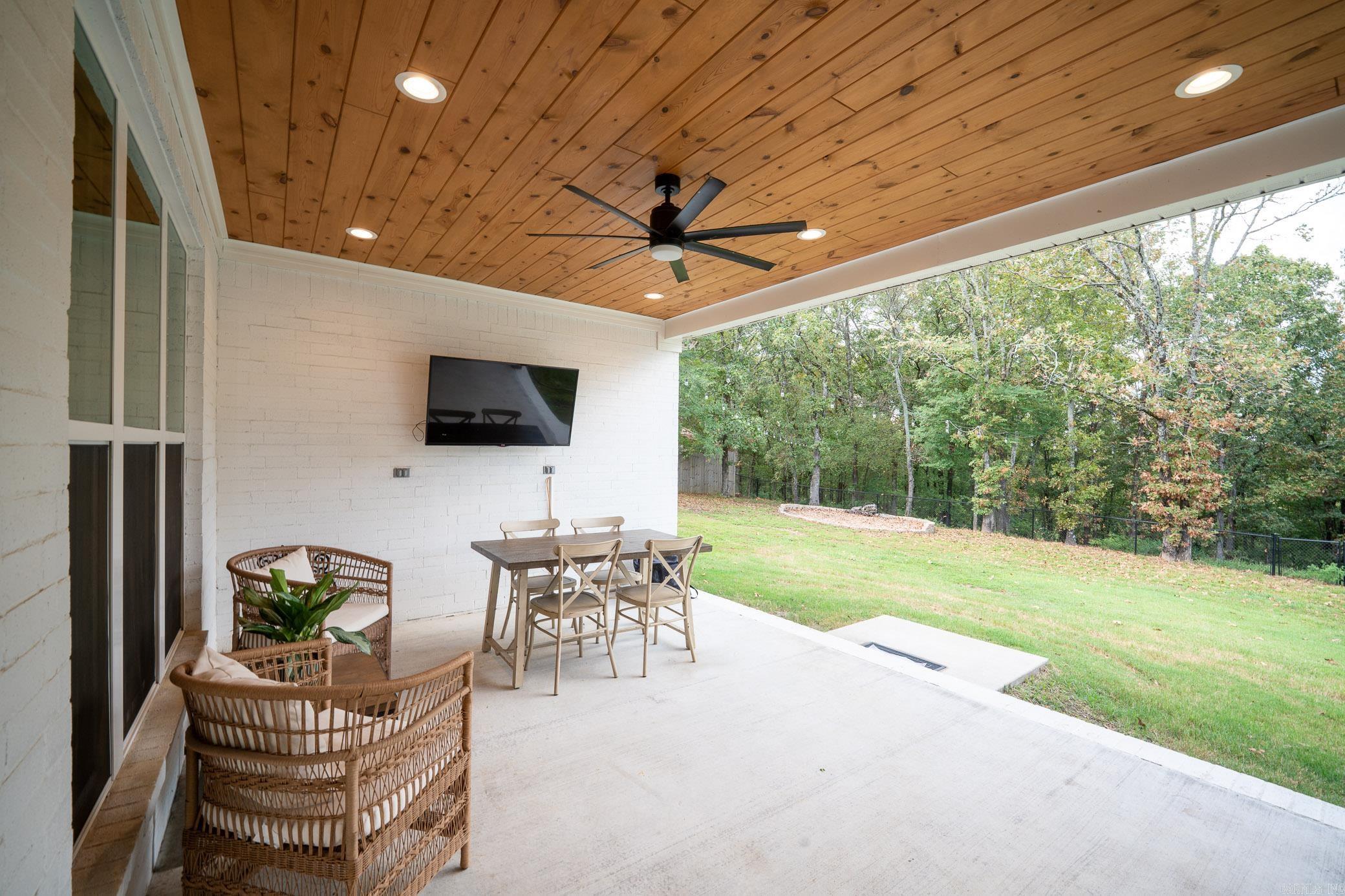 220 E Grandview Heights Drive