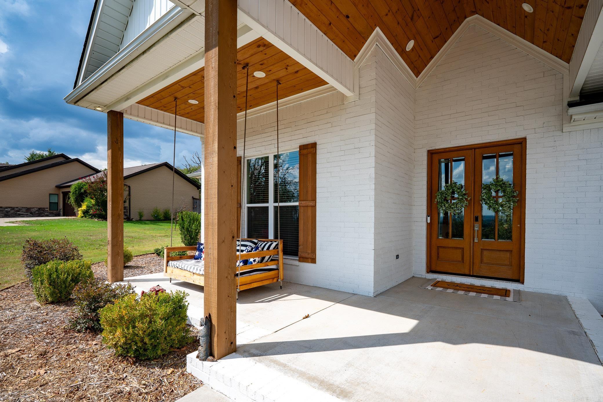 220 E Grandview Heights Drive