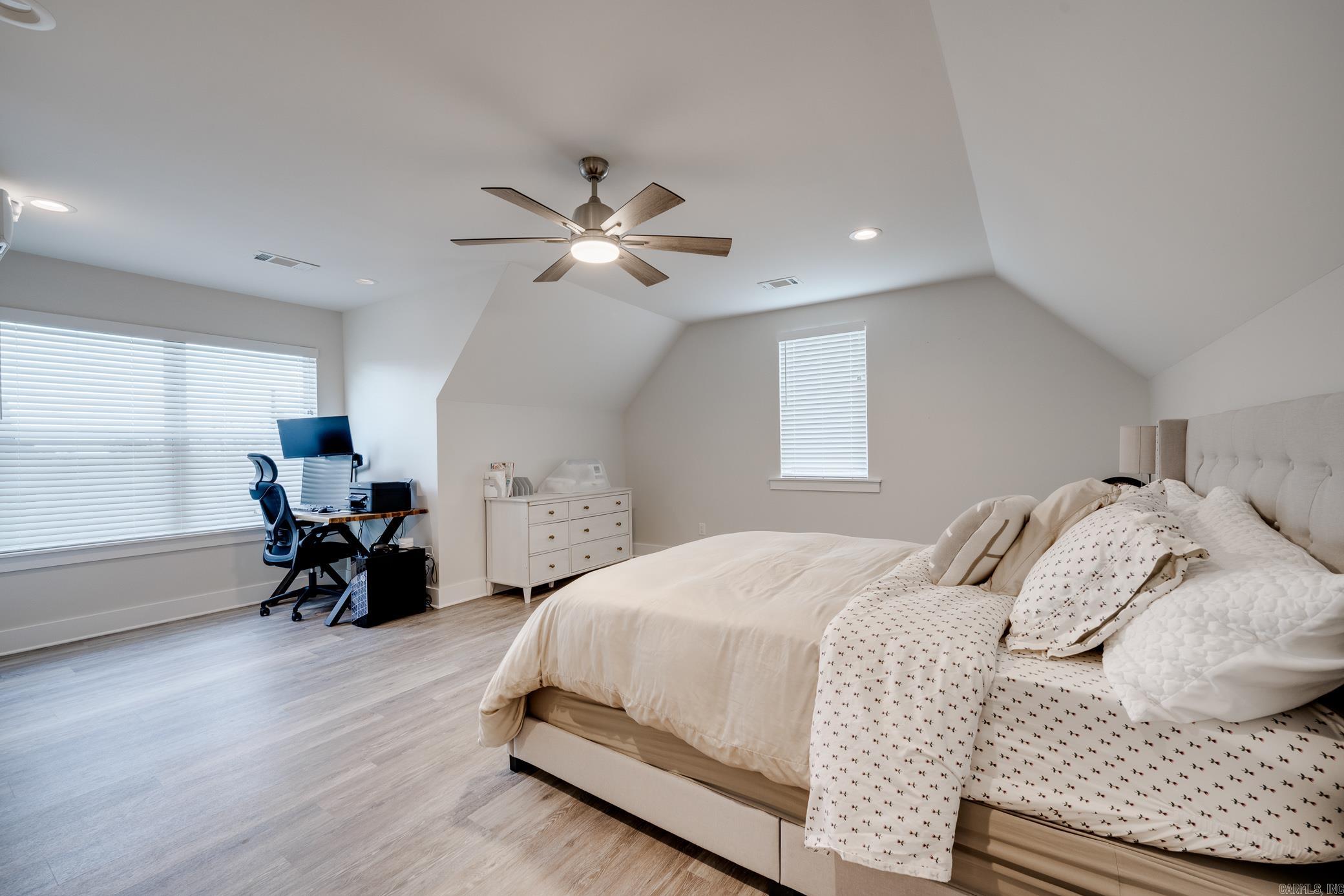 220 E Grandview Heights Drive