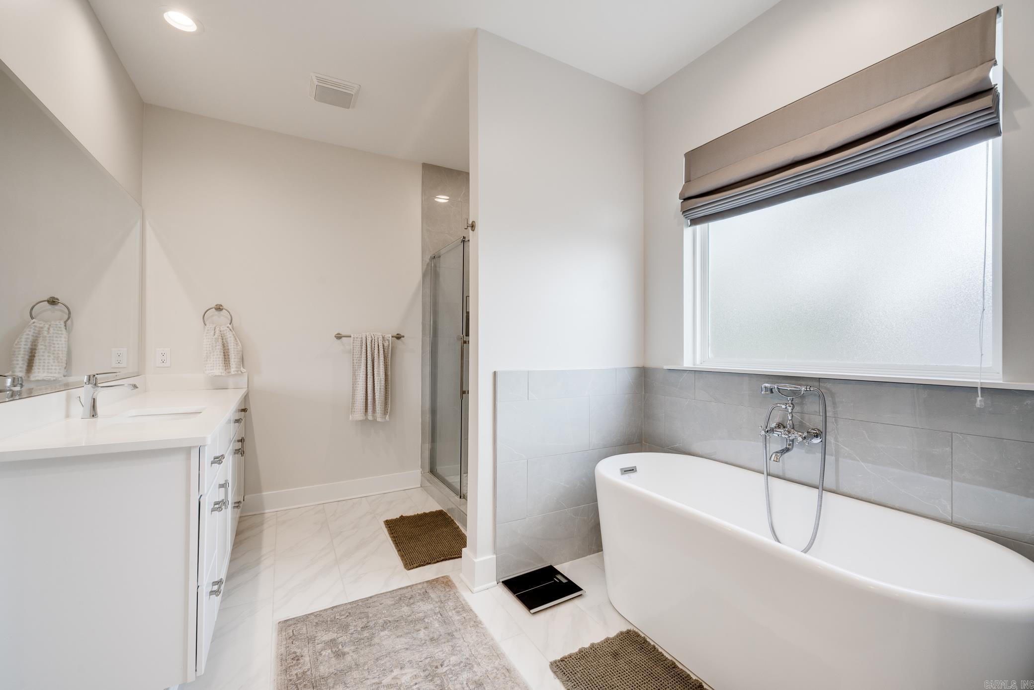 220 E Grandview Heights Drive