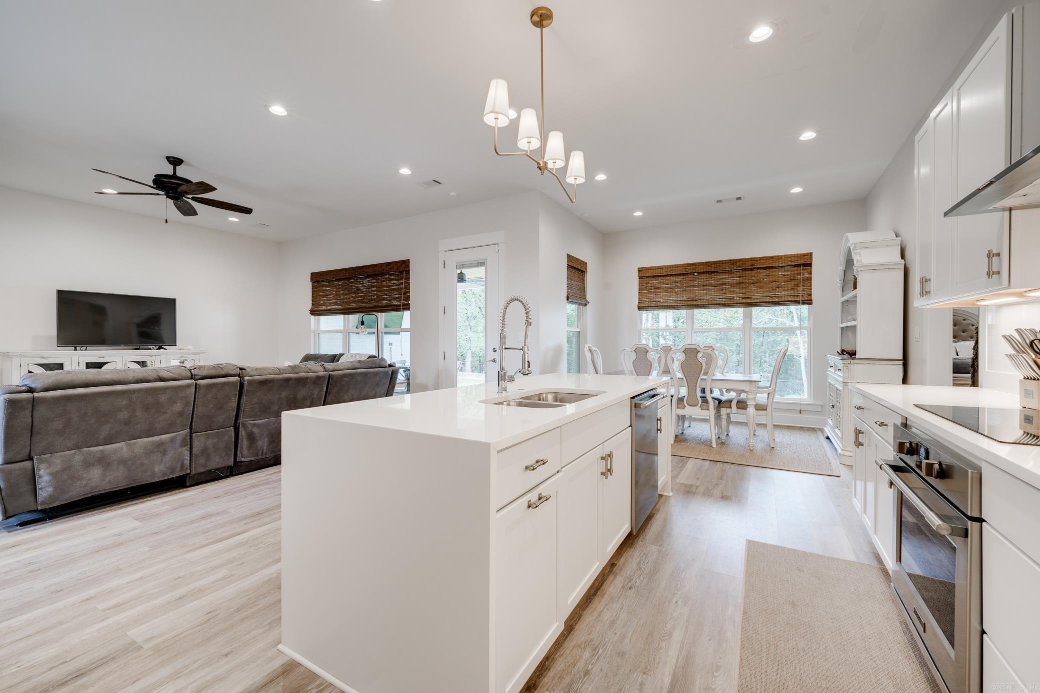 220 E Grandview Heights Drive