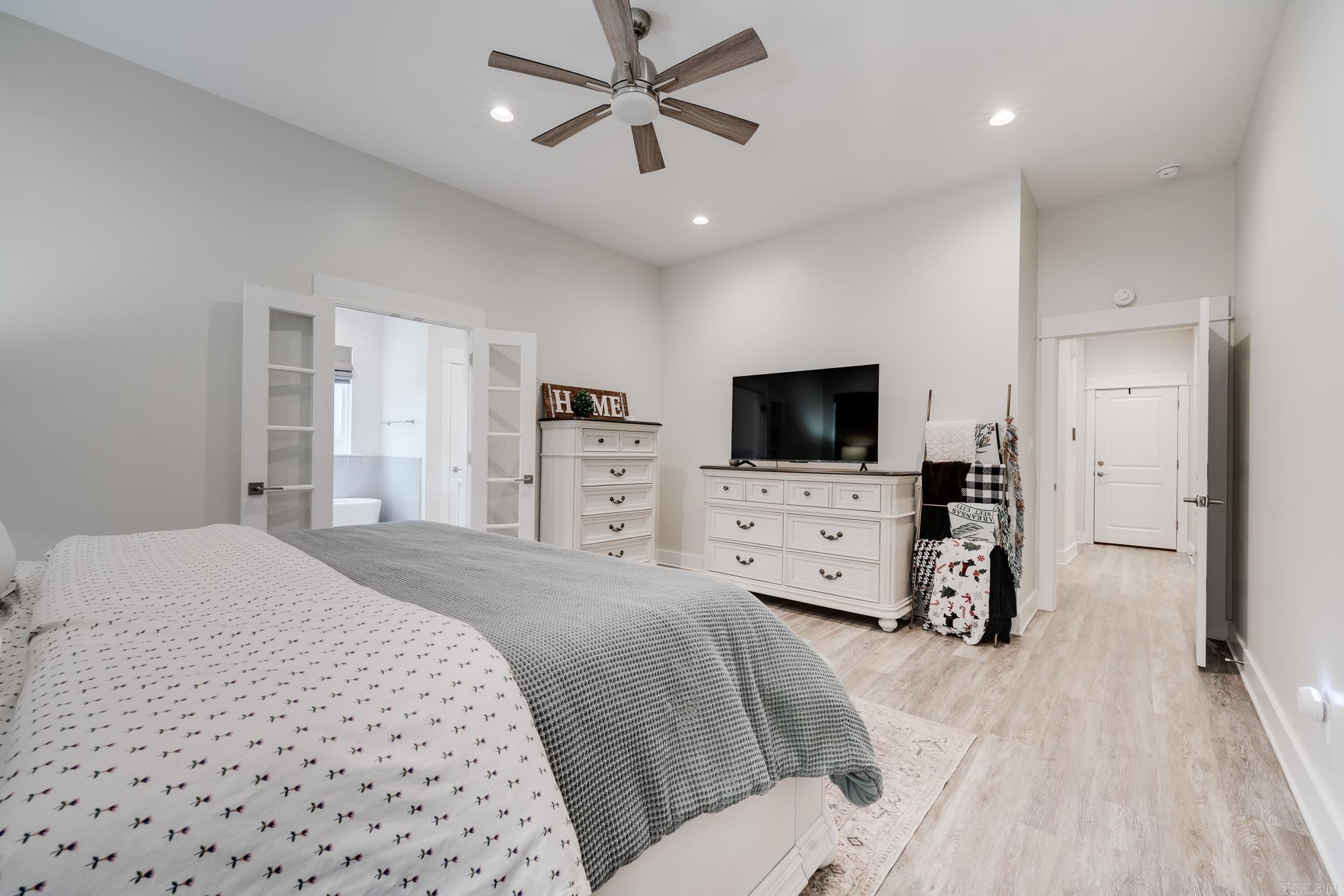 220 E Grandview Heights Drive