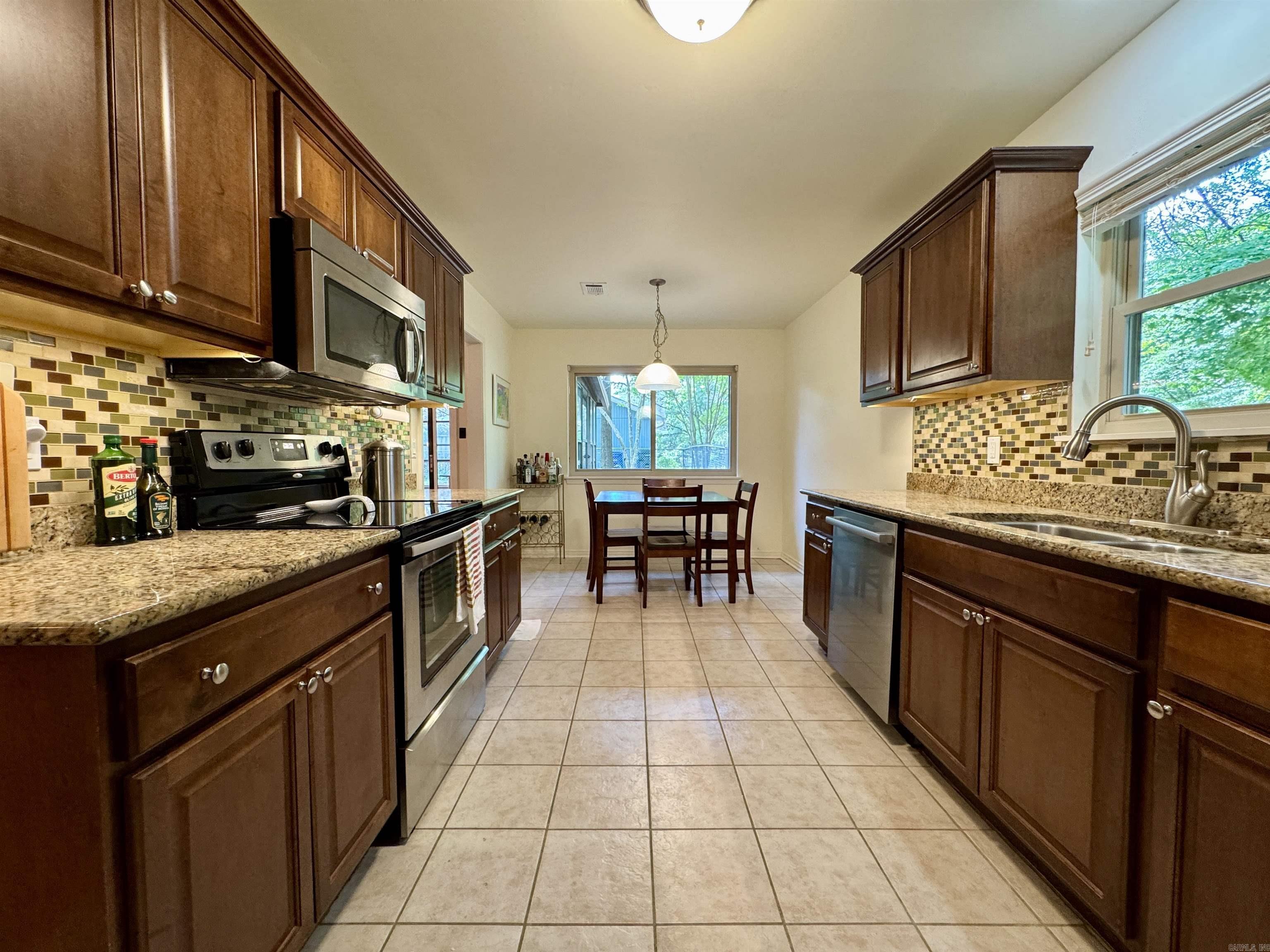 1909 Creekwood Drive