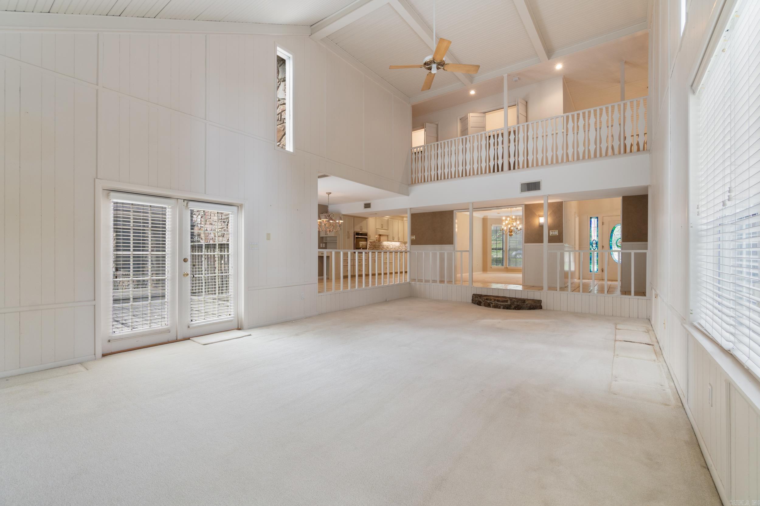 21 Riviera Dr