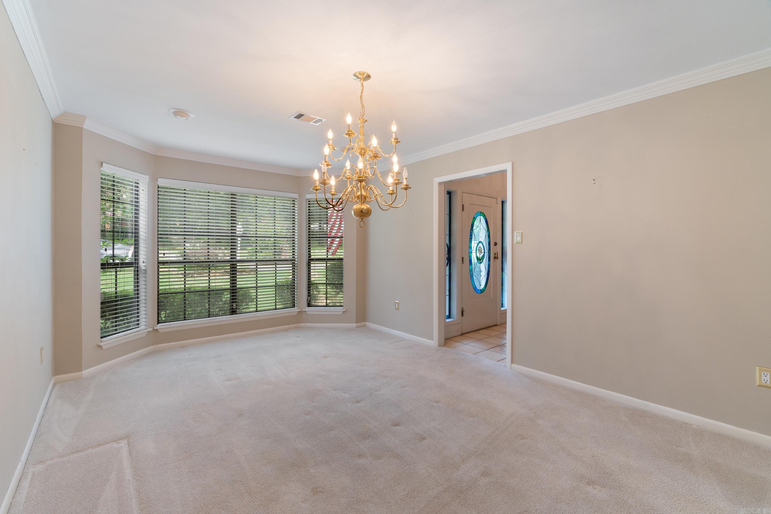 21 Riviera Dr