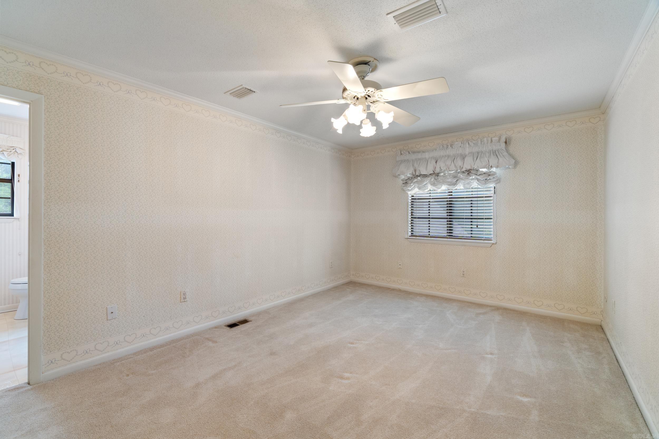 21 Riviera Dr