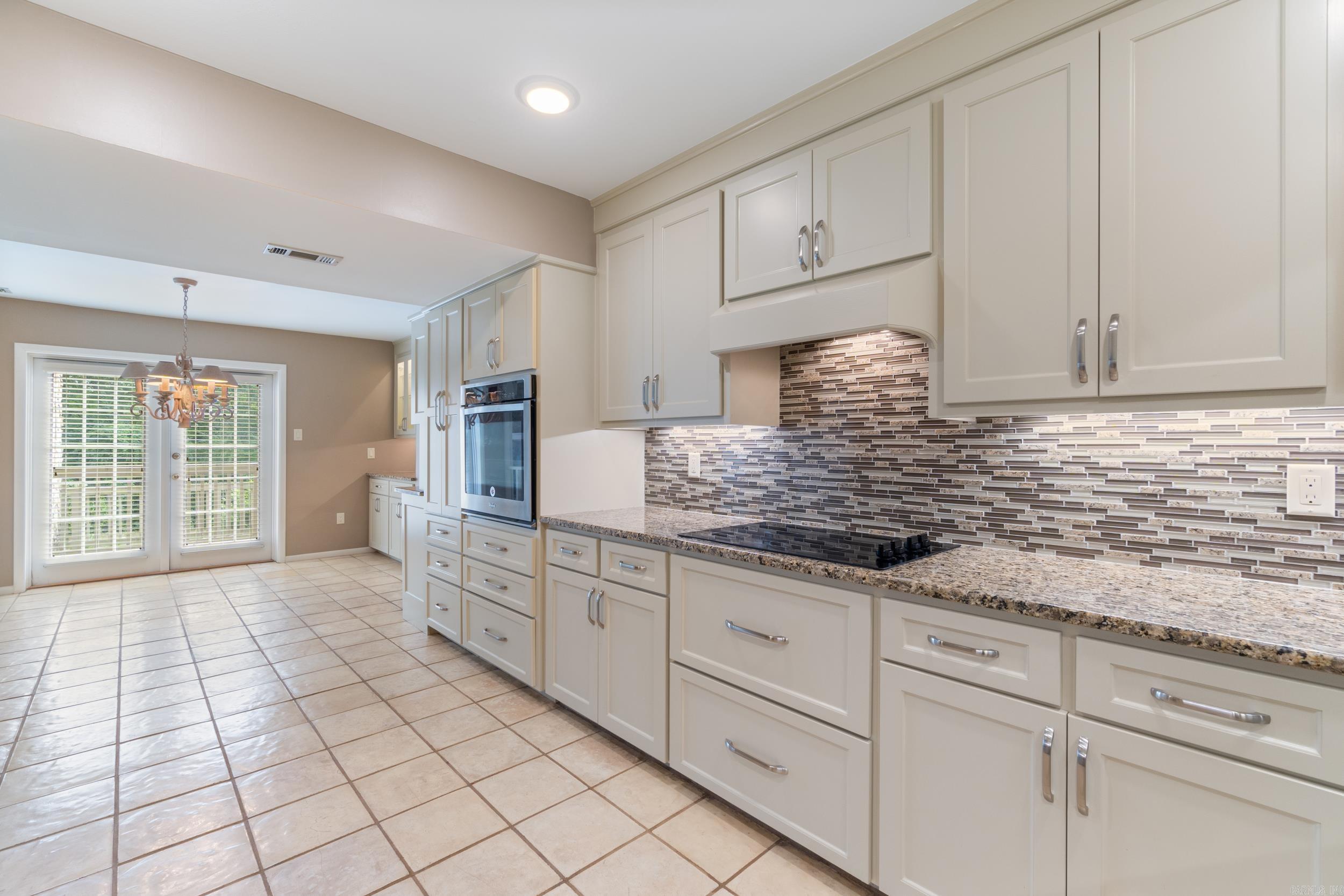 21 Riviera Dr