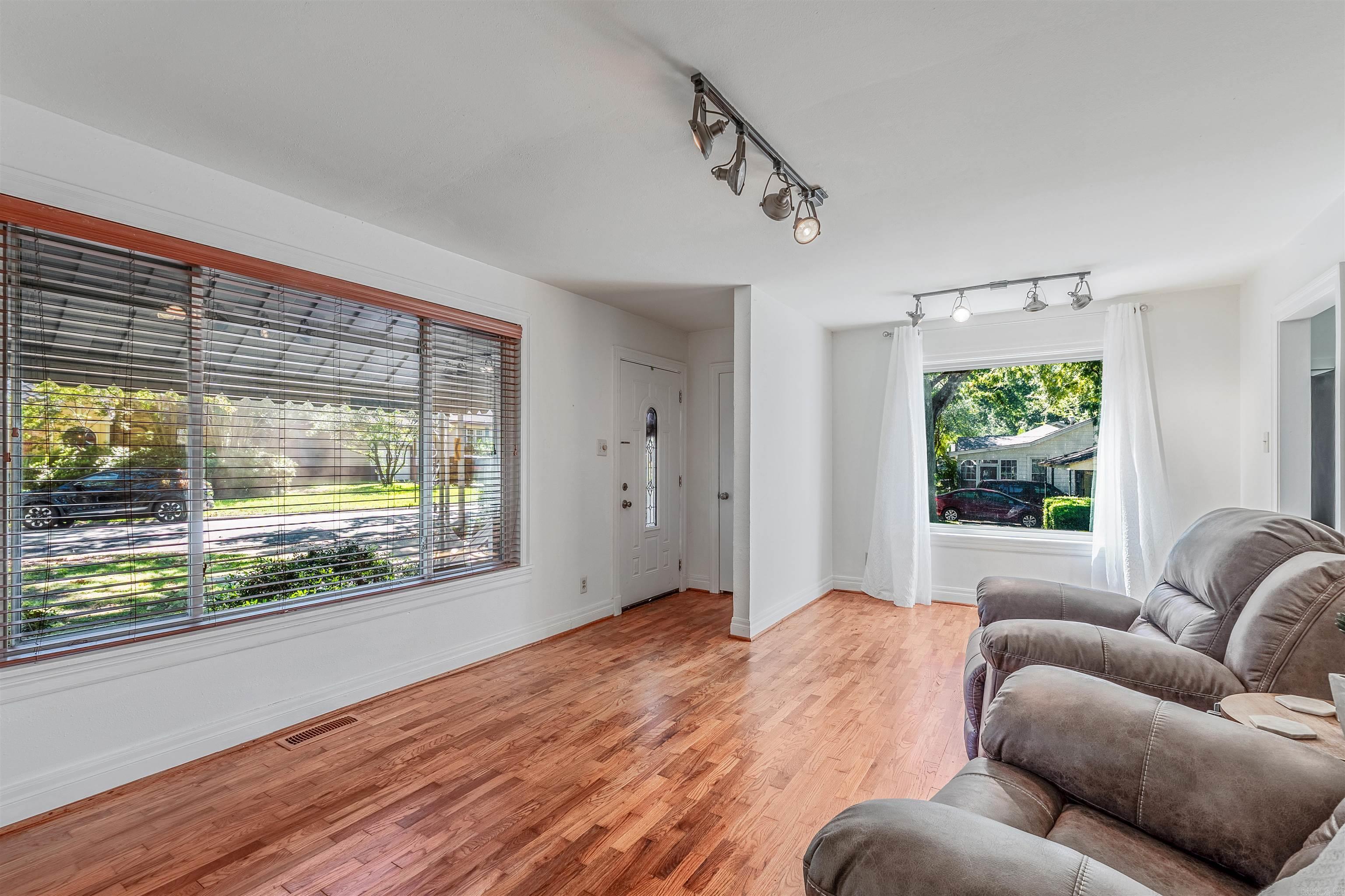 163 Sheridan Road