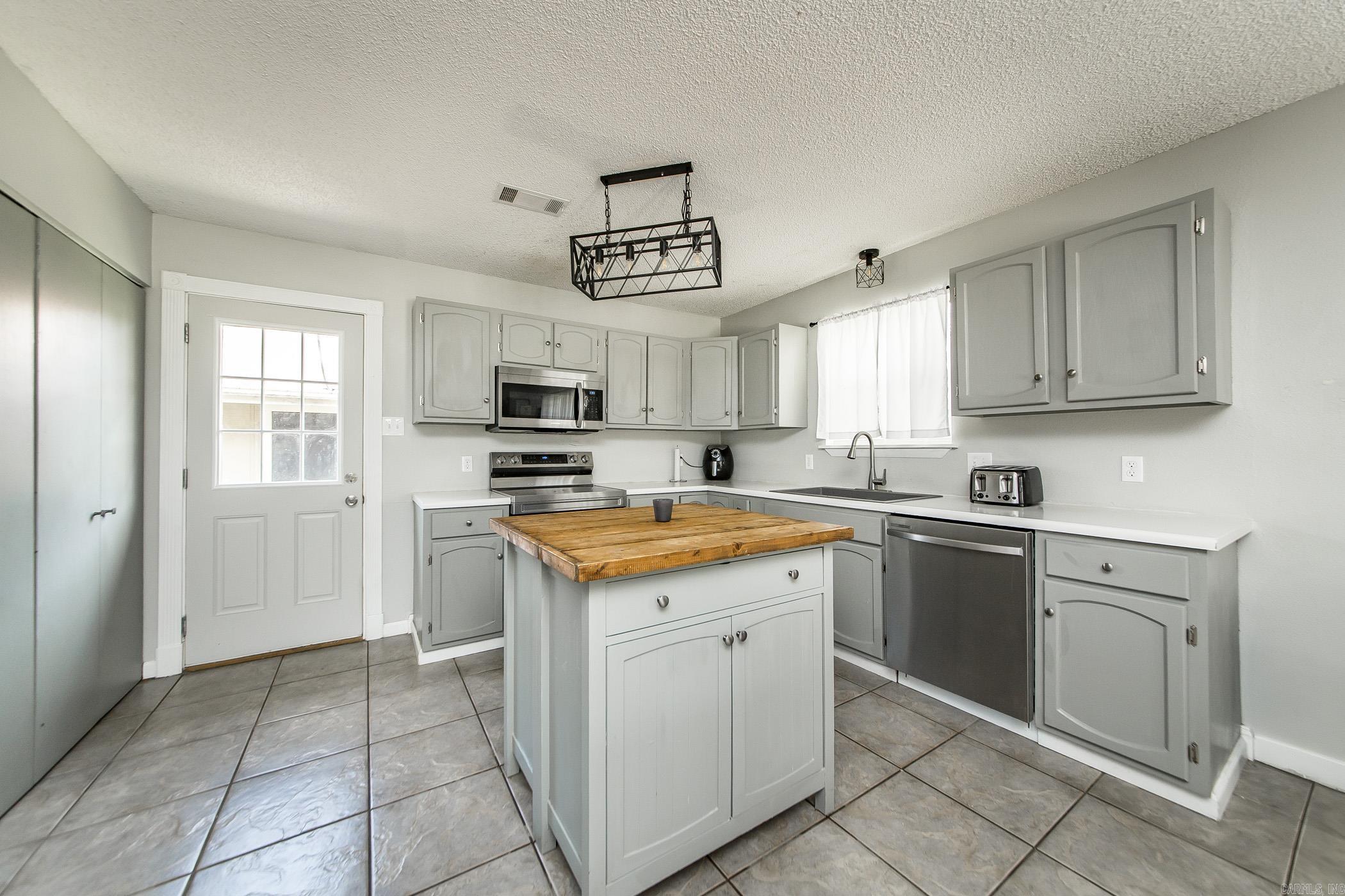 418 Pine Meadows Loop