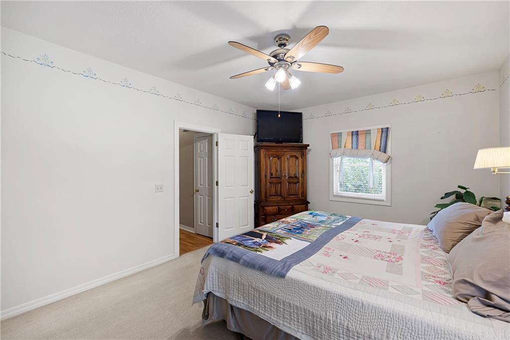 302 Meadow Rd