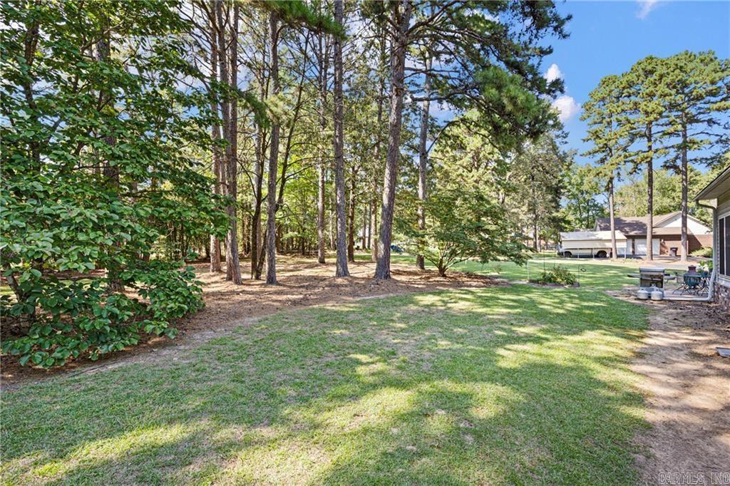 302 Meadow Rd