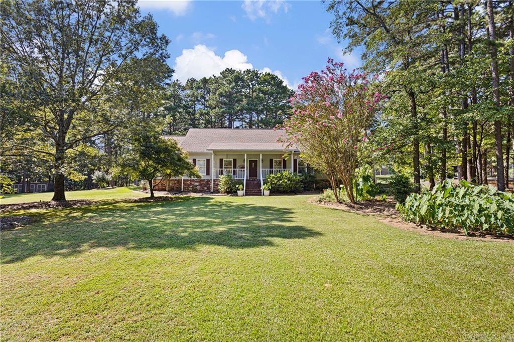 302 Meadow Rd